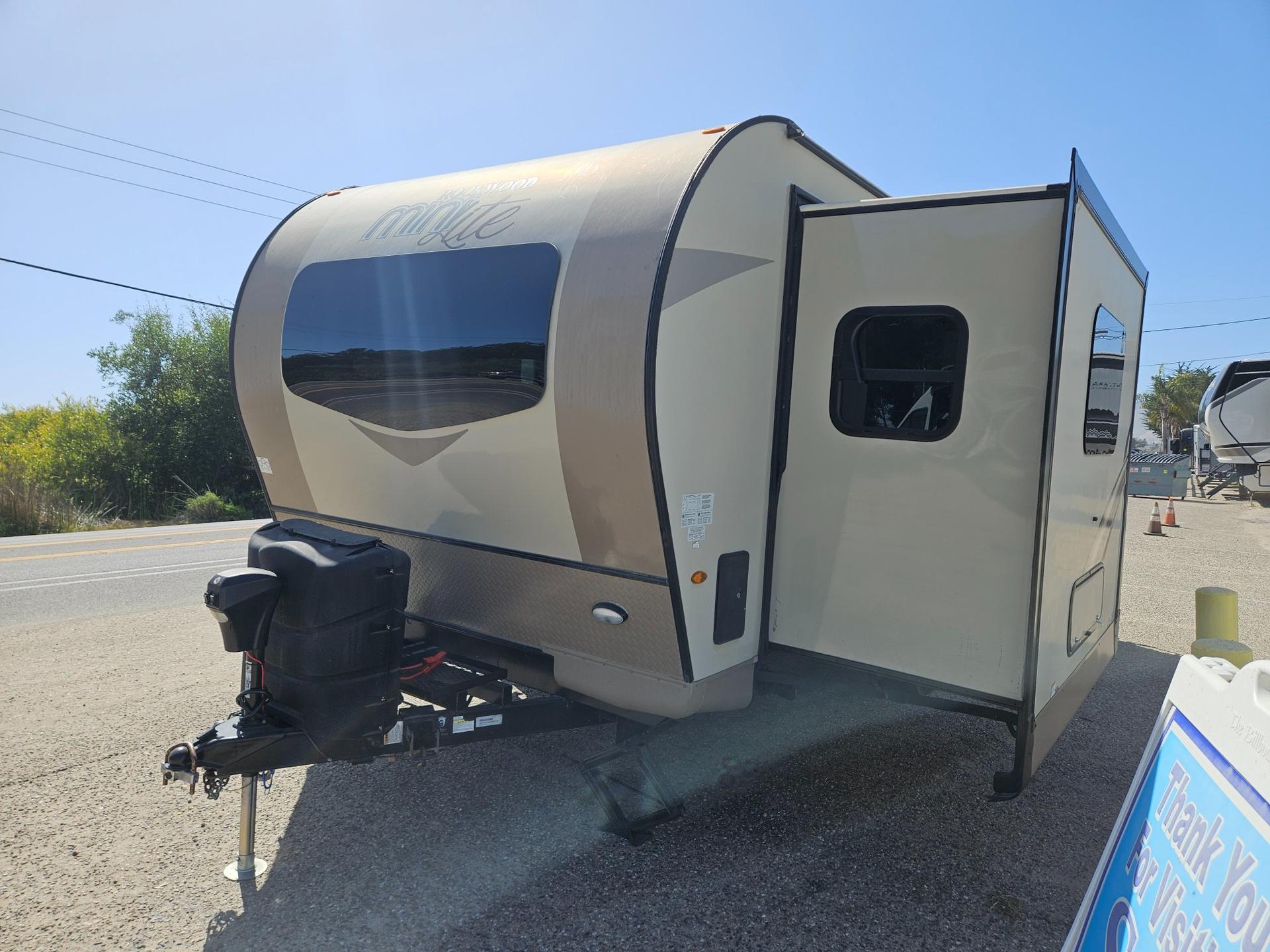 2018 Forest River RV 2018 Forest River RV Rockwood Mini Lite - thumbnail 4