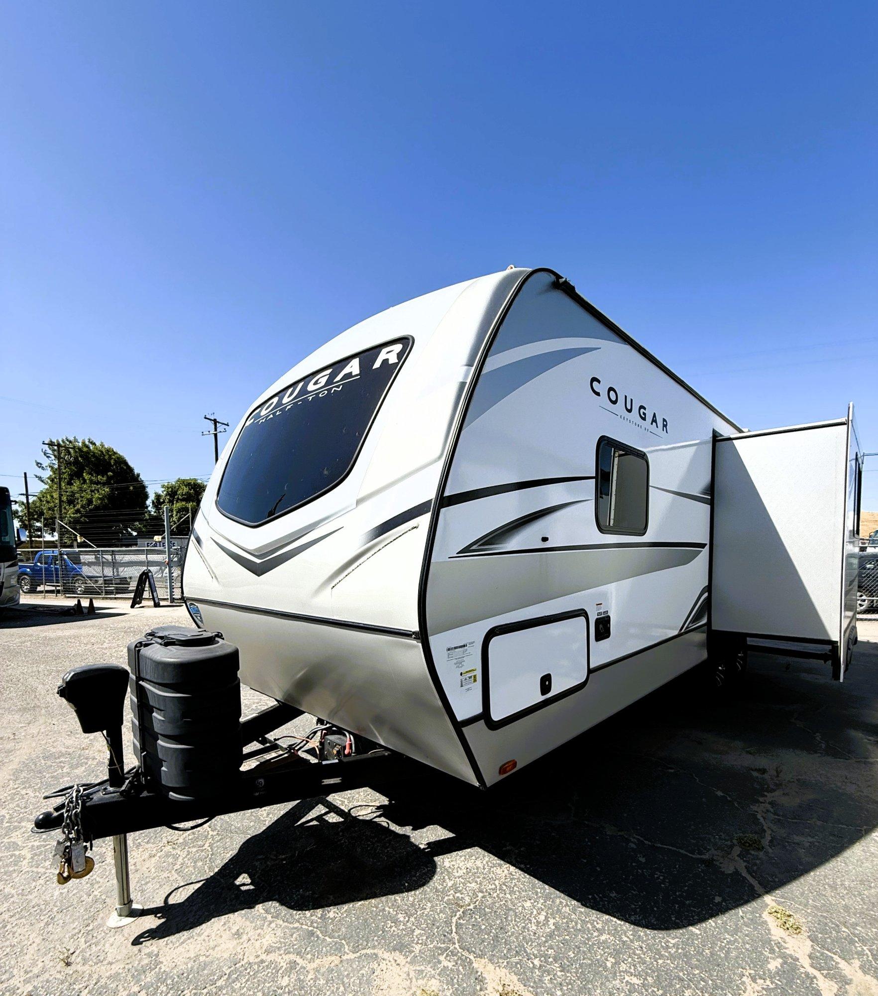 2024 Keystone RV 2024 Keystone RV Cougar Half-Ton - thumbnail 3