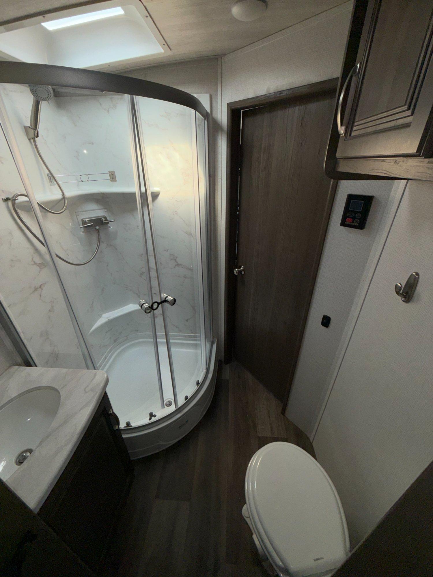 2024 Keystone RV 2024 Keystone RV Cougar Half-Ton - thumbnail 16