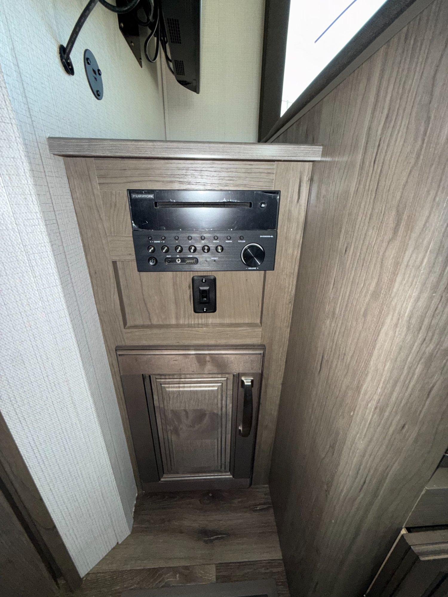 2024 Keystone RV 2024 Keystone RV Cougar Half-Ton - thumbnail 18