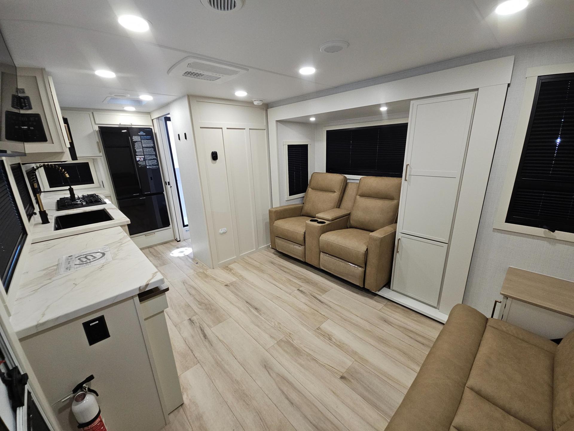 2026 Brinkley RV 2026 Brinkley RV Model Ix - thumbnail 6