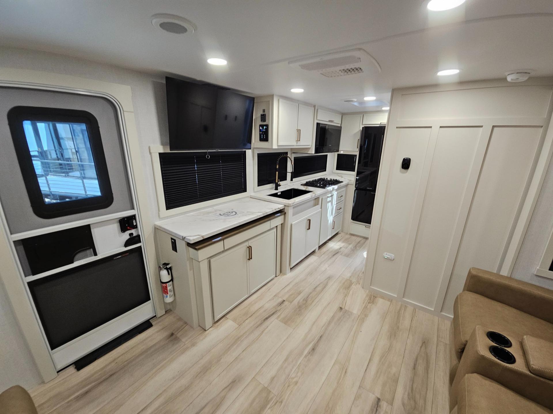 2026 Brinkley RV 2026 Brinkley RV Model Ix - thumbnail 7
