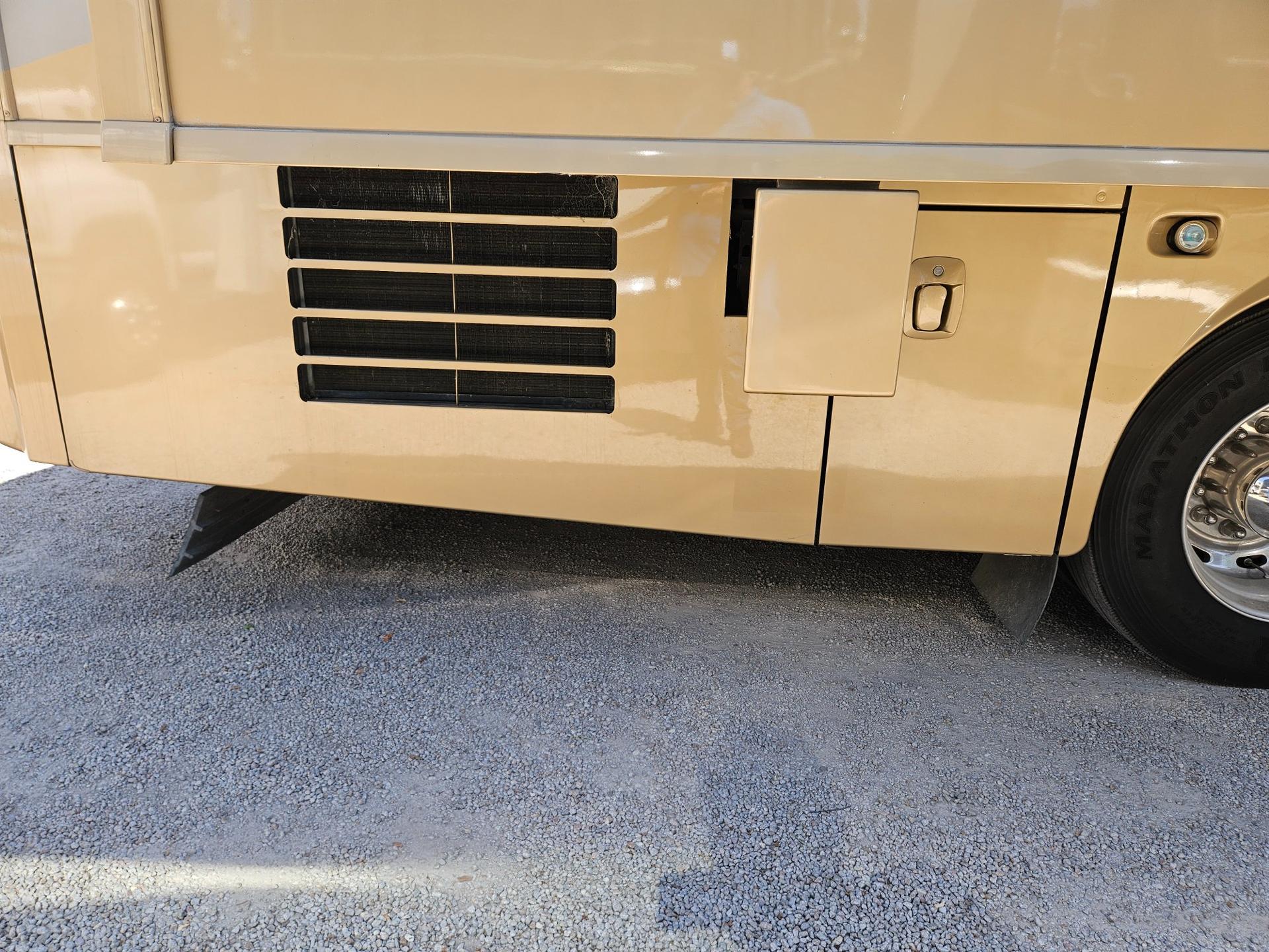 2007 Winnebago 2007 Winnebago Tour - thumbnail 33