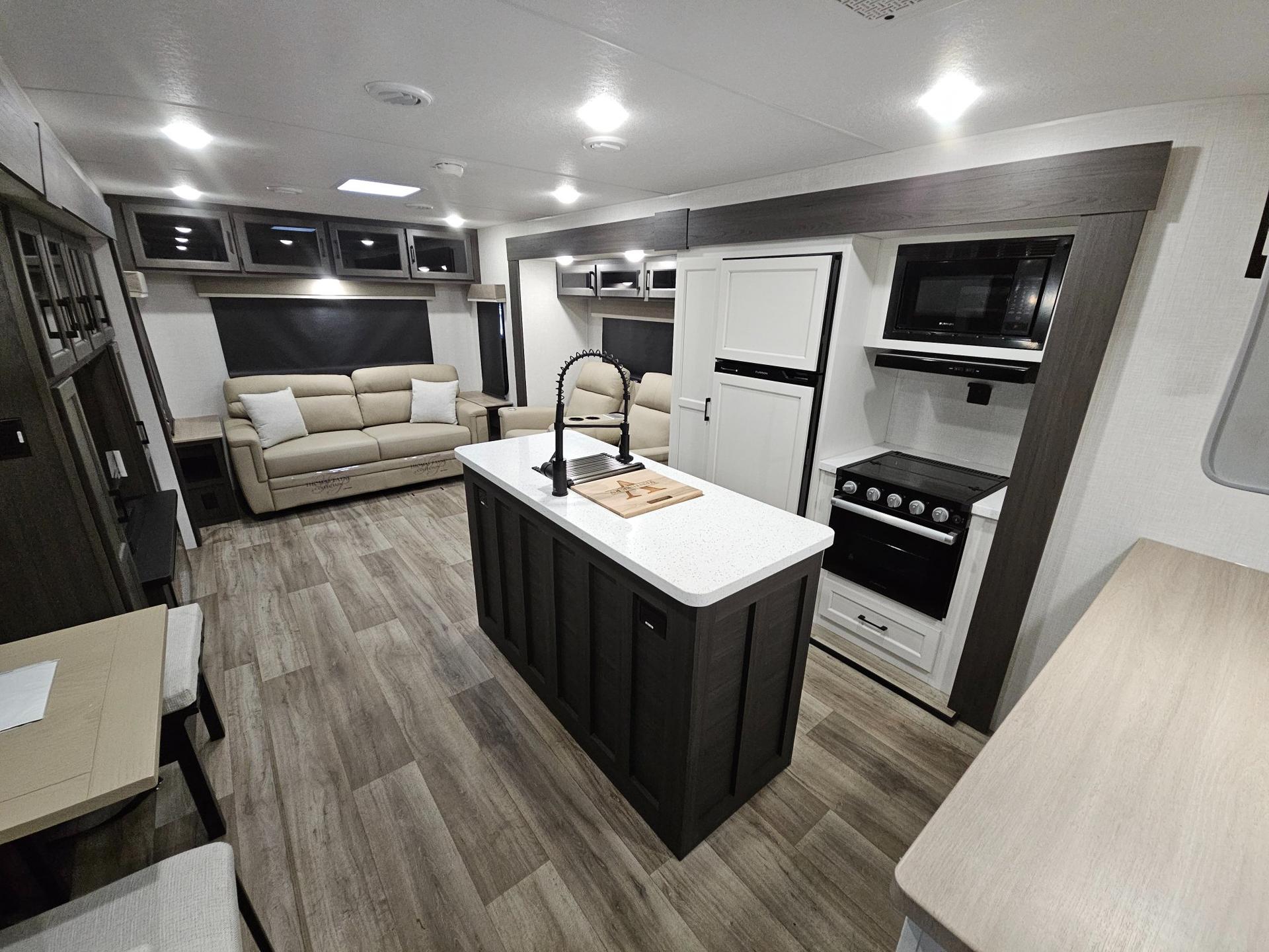 2025 Venture RV 2025 Venture RV SportTrek Touring Edition - thumbnail 4