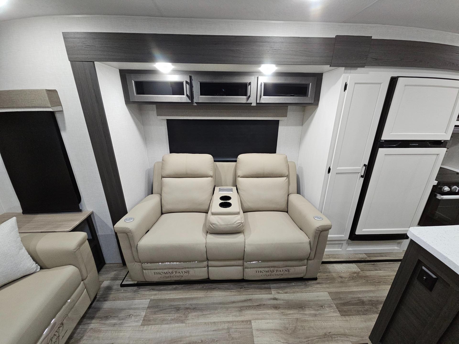 2025 Venture RV 2025 Venture RV SportTrek Touring Edition - thumbnail 13
