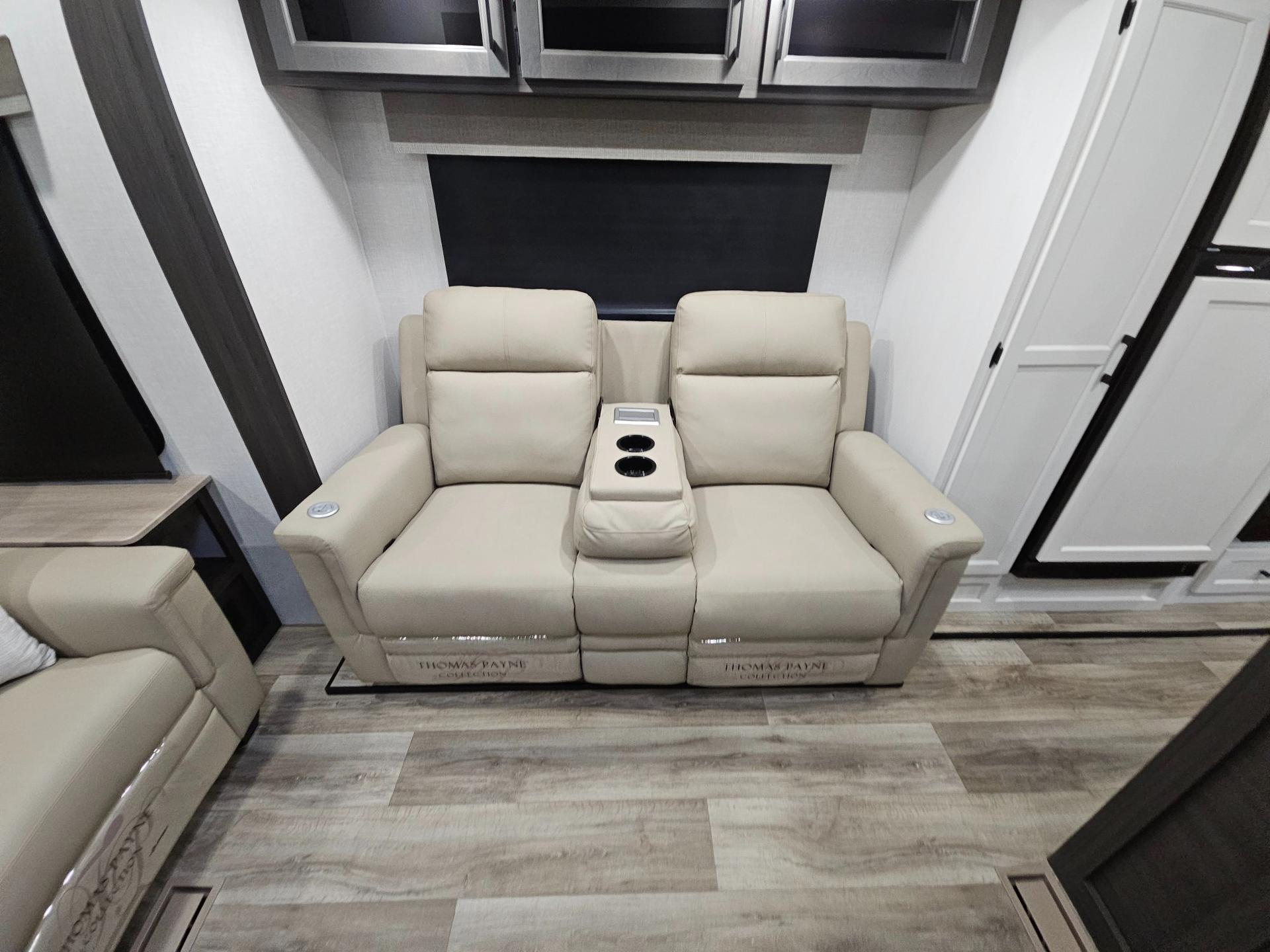 2025 Venture RV 2025 Venture RV SportTrek Touring Edition - thumbnail 14
