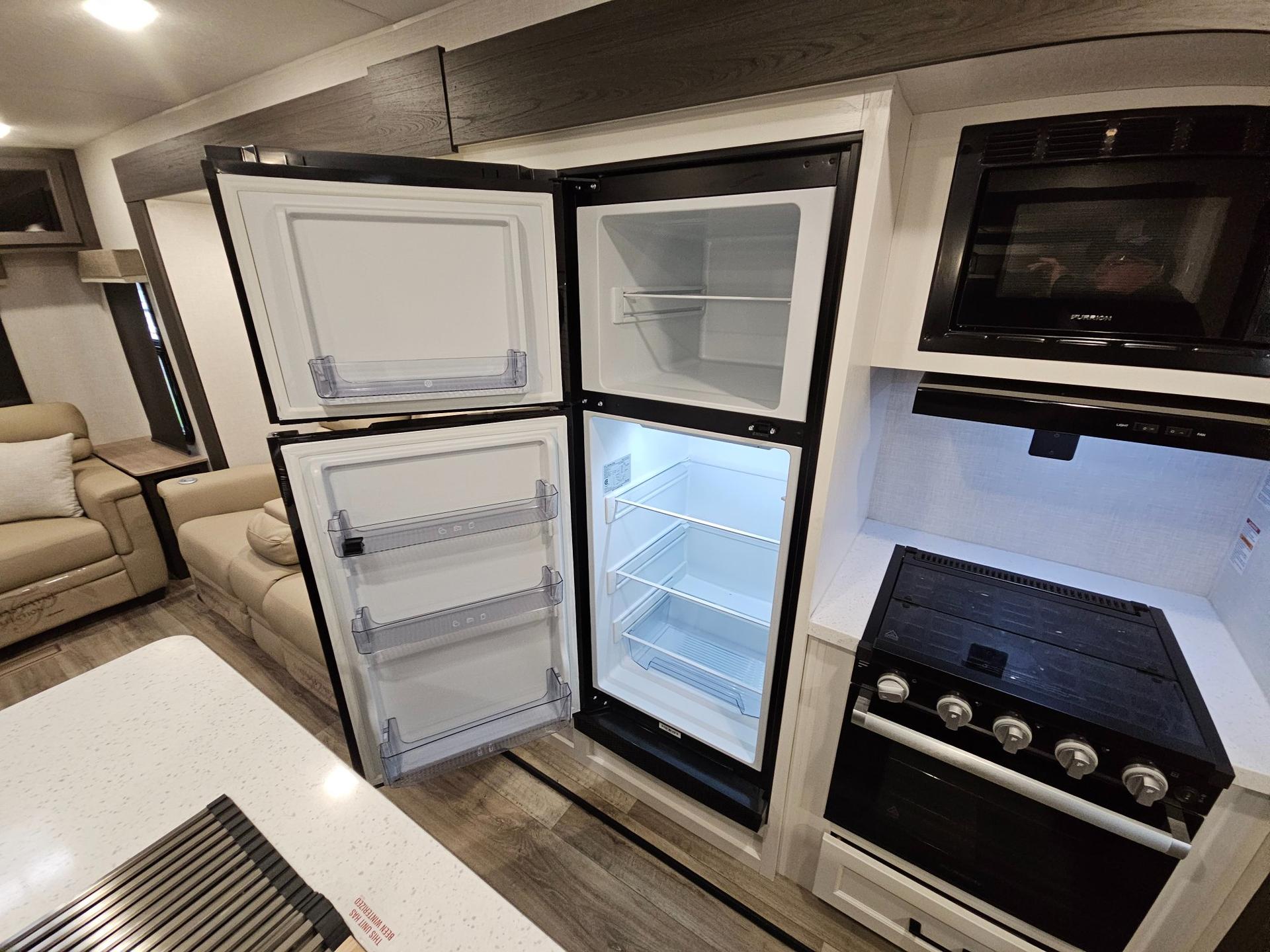 2025 Venture RV 2025 Venture RV SportTrek Touring Edition - thumbnail 21