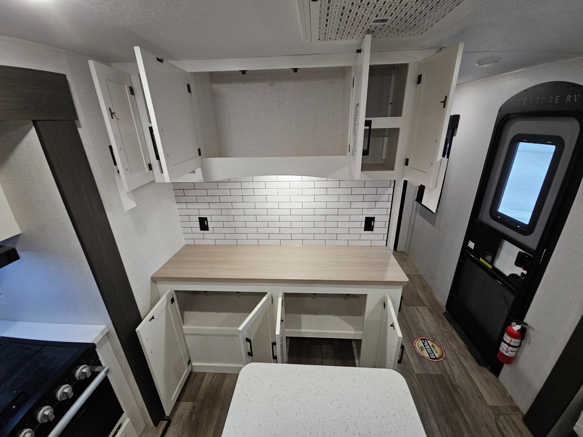 2025 Venture RV 2025 Venture RV SportTrek Touring Edition - thumbnail 25
