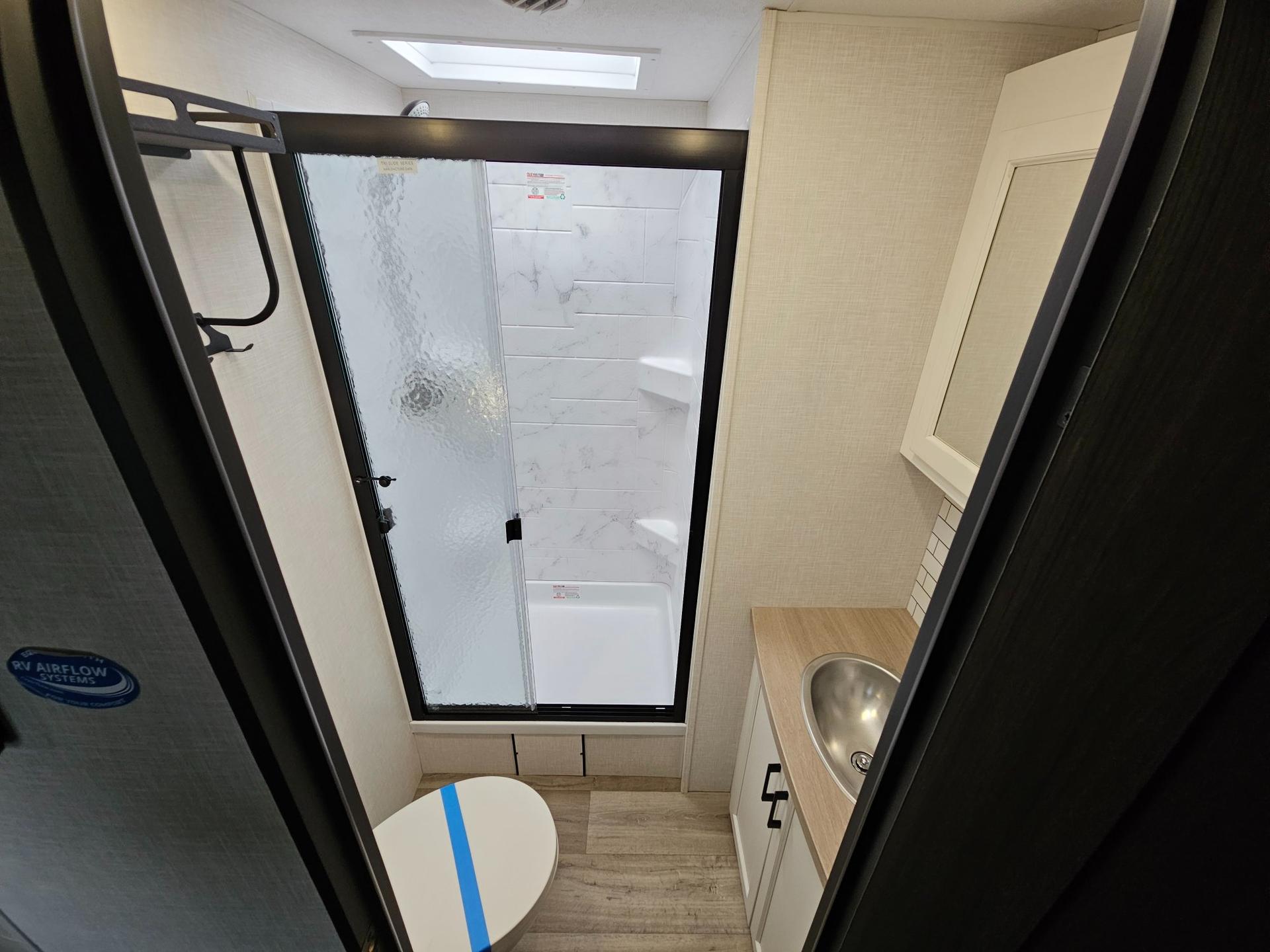 2025 Venture RV 2025 Venture RV SportTrek Touring Edition - thumbnail 26