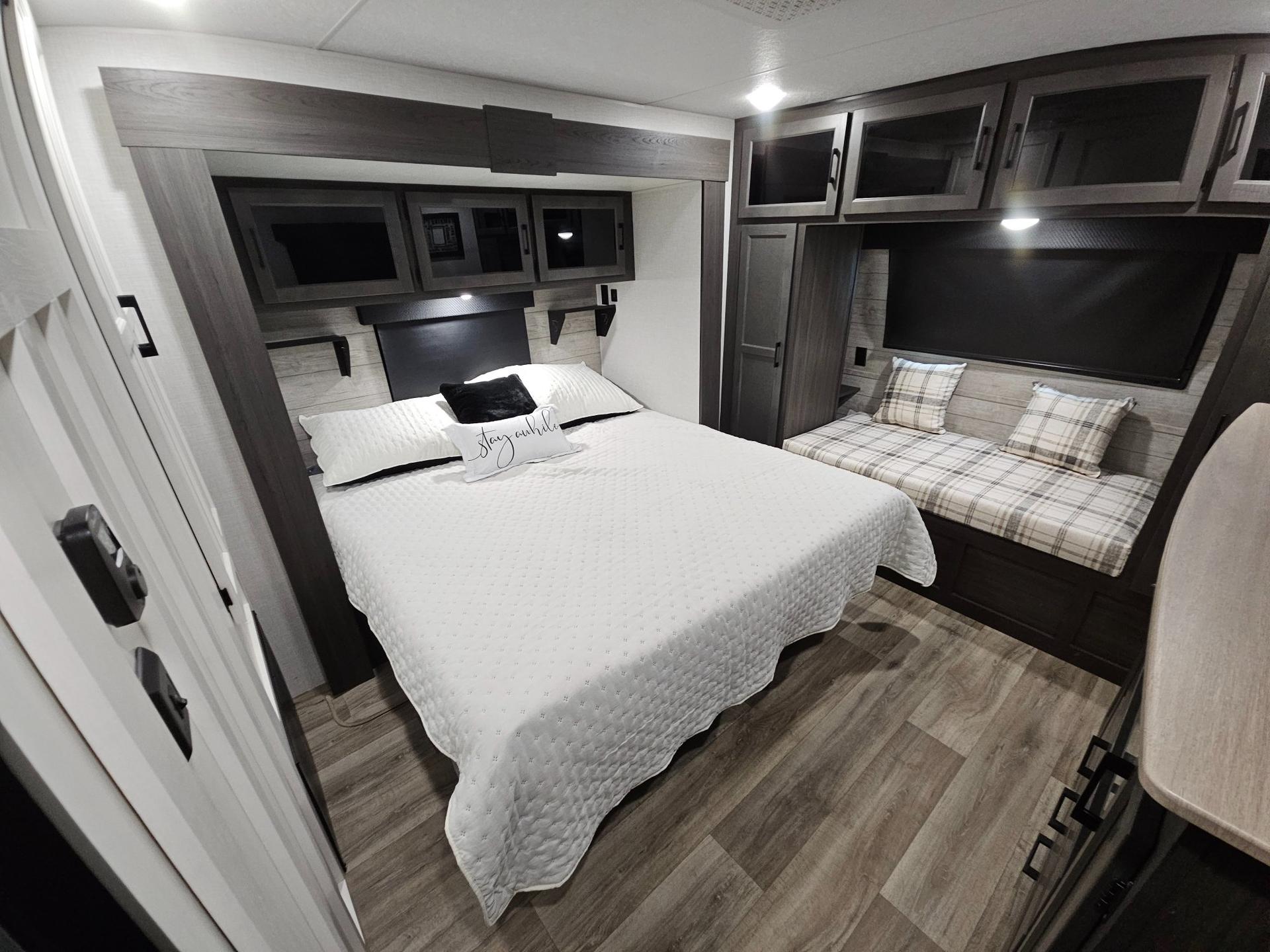 2025 Venture RV 2025 Venture RV SportTrek Touring Edition - thumbnail 32