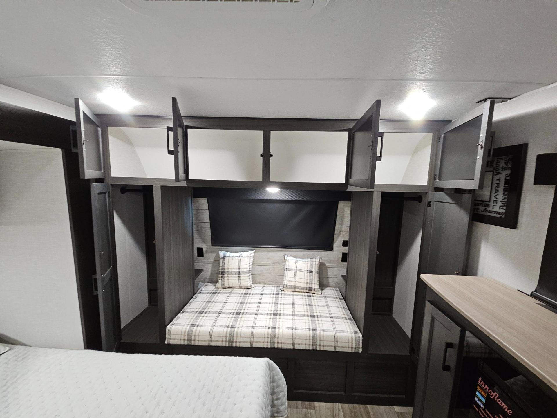 2025 Venture RV 2025 Venture RV SportTrek Touring Edition - thumbnail 38