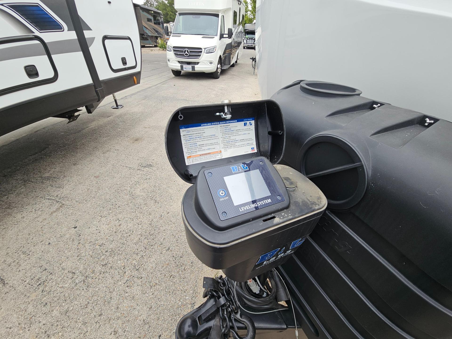 2025 Venture RV 2025 Venture RV SportTrek Touring Edition - thumbnail 52