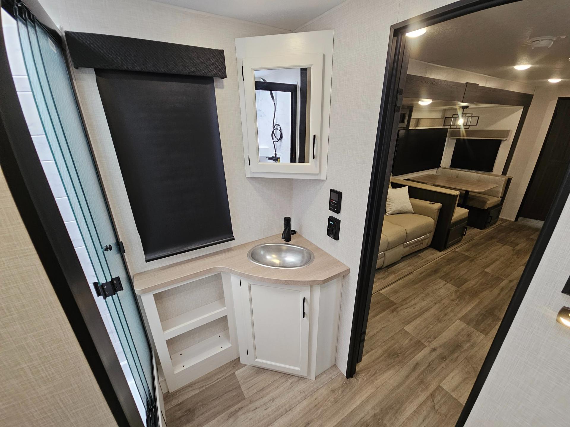 2025 Venture RV 2025 Venture RV SportTrek Touring Edition - thumbnail 44
