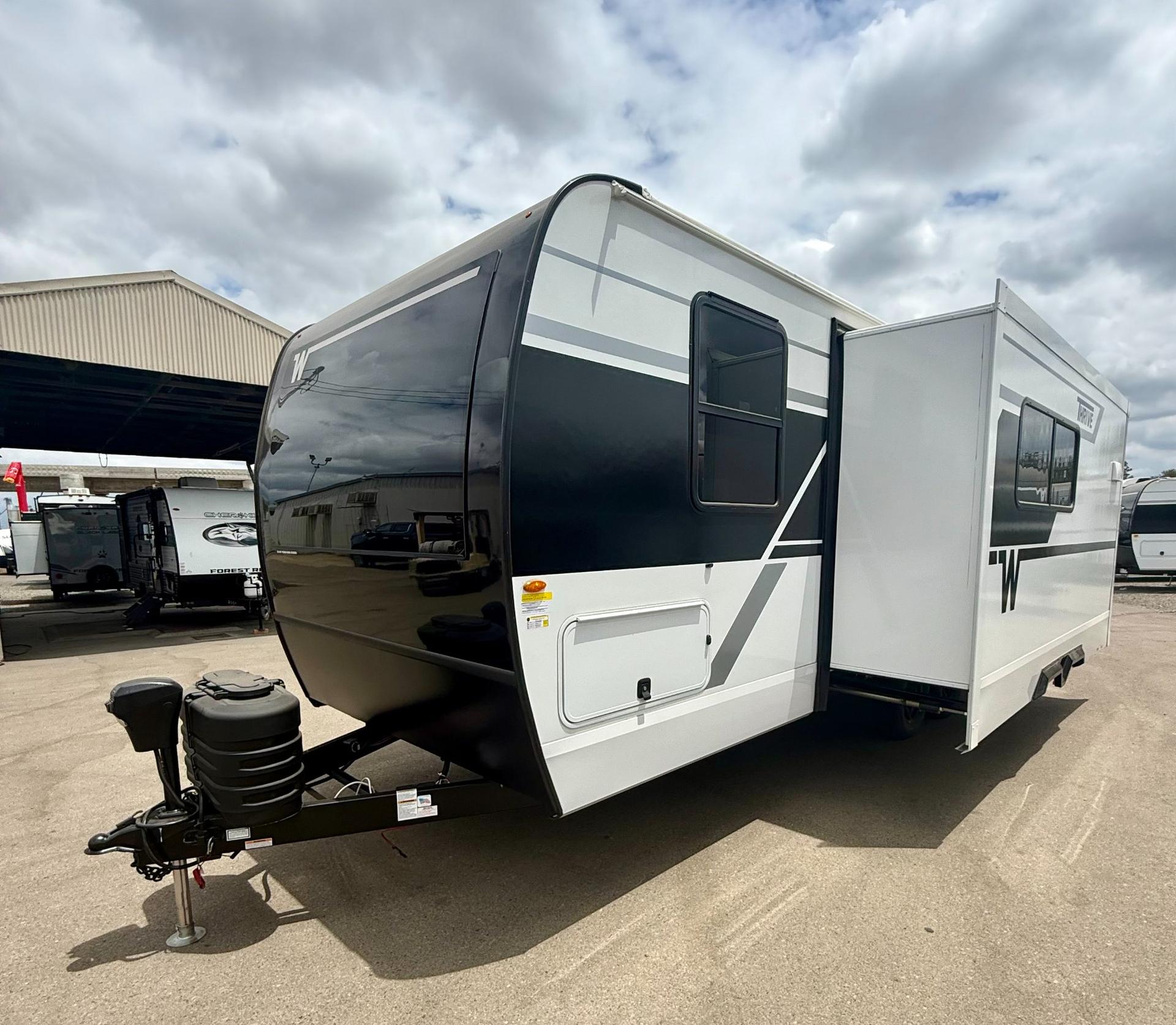 2026 Winnebago 2026 Winnebago Thrive - thumbnail 5