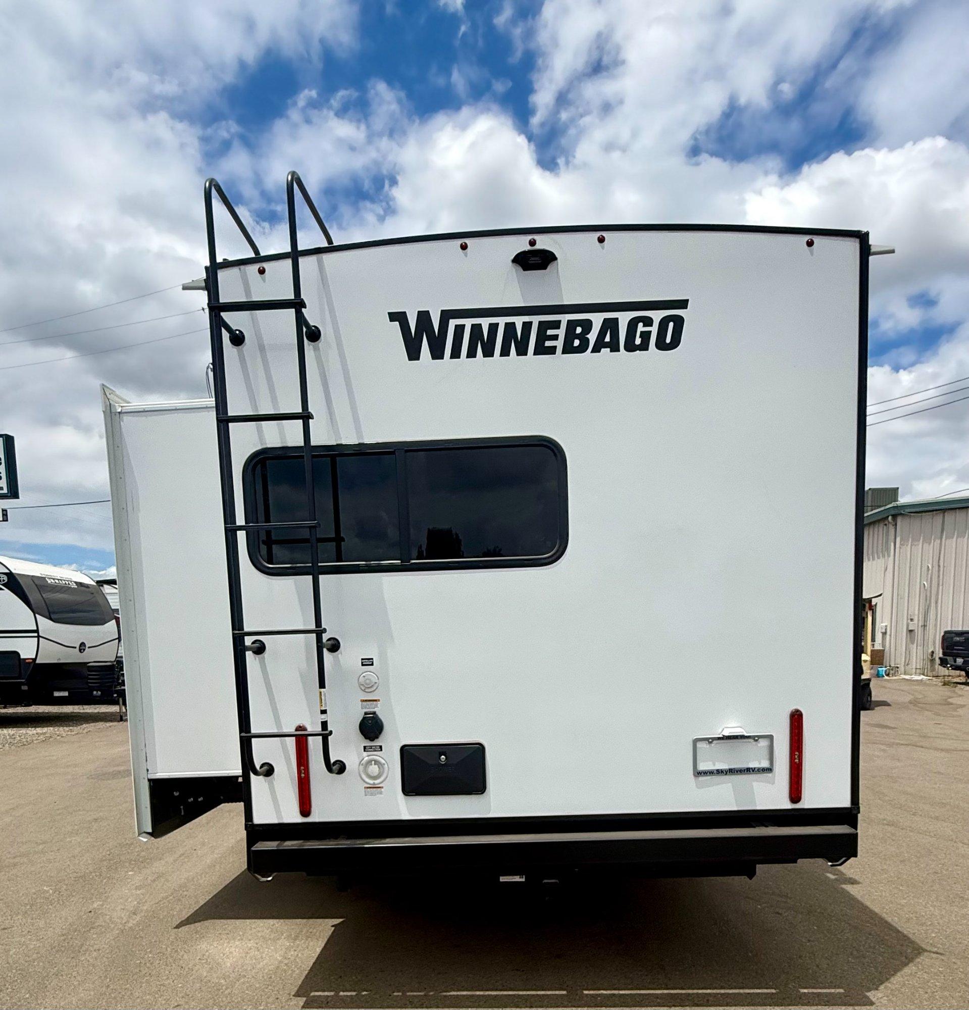 2026 Winnebago 2026 Winnebago Thrive - thumbnail 8