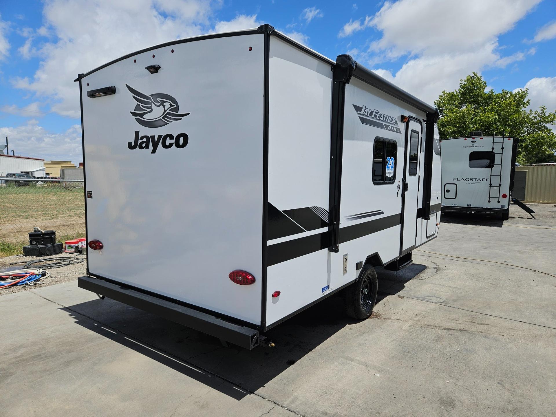 2026 Jayco 2026 Jayco Jay Feather SL - thumbnail 3