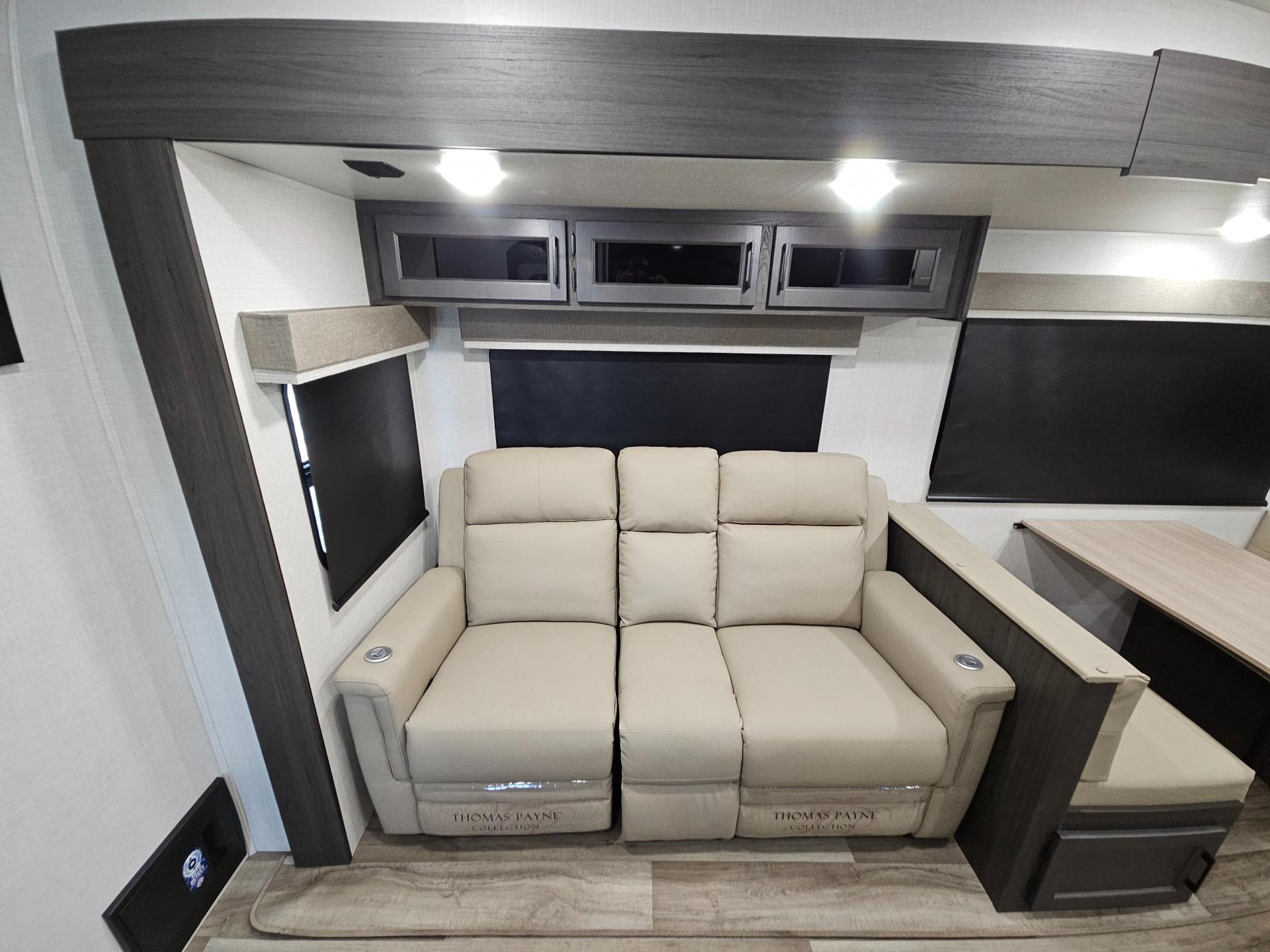 2025 Venture RV 2025 Venture RV SportTrek - thumbnail 18