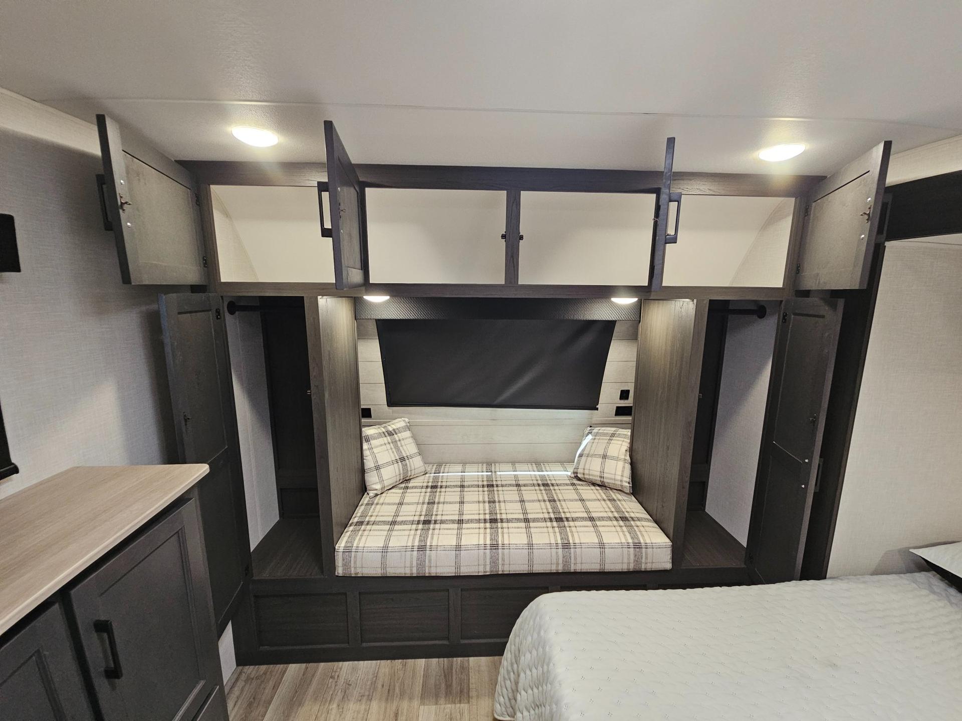 2025 Venture RV 2025 Venture RV SportTrek - thumbnail 44