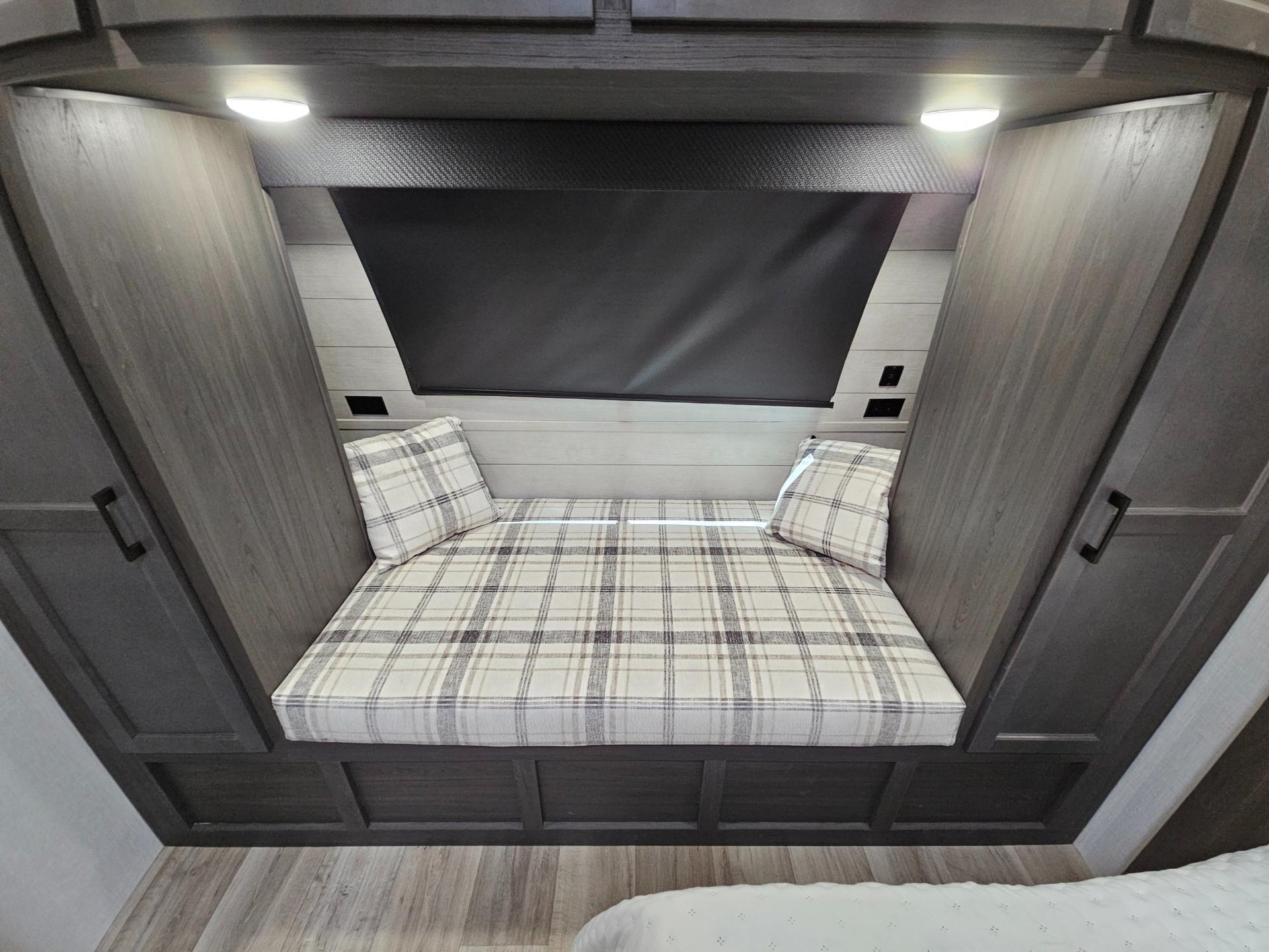 2025 Venture RV 2025 Venture RV SportTrek - thumbnail 46