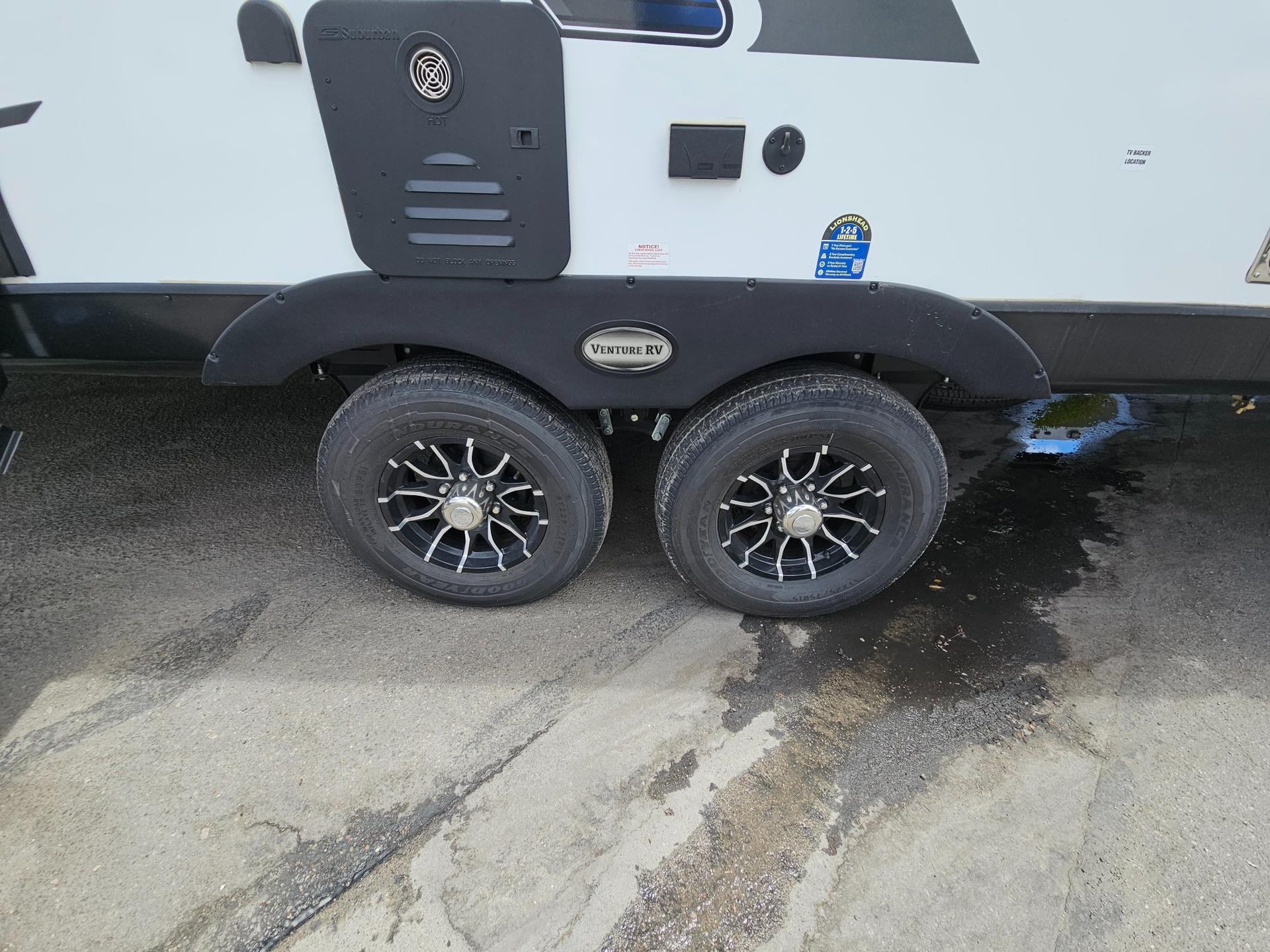 2025 Venture RV 2025 Venture RV SportTrek - thumbnail 52