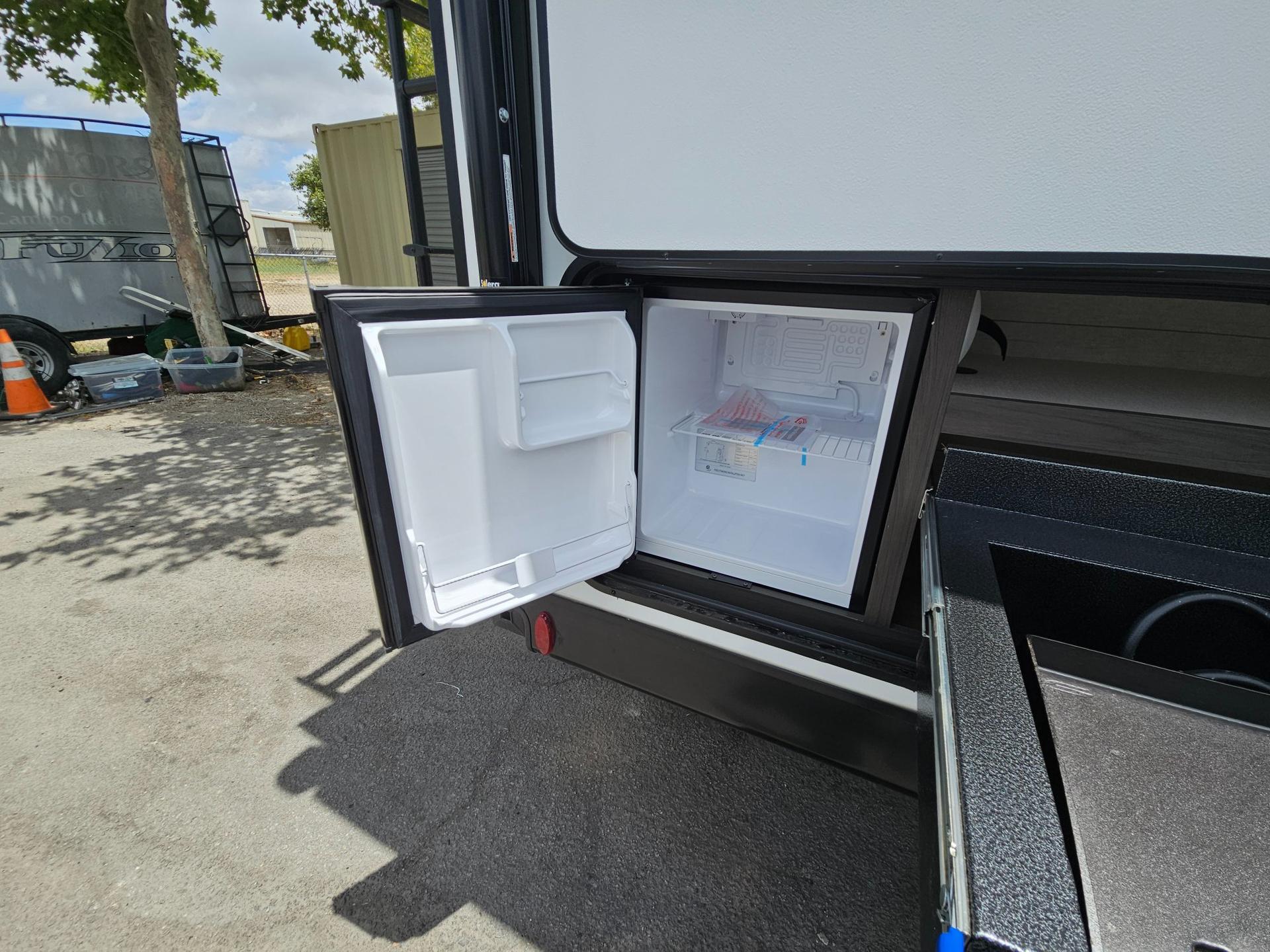 2025 Venture RV 2025 Venture RV SportTrek - thumbnail 59
