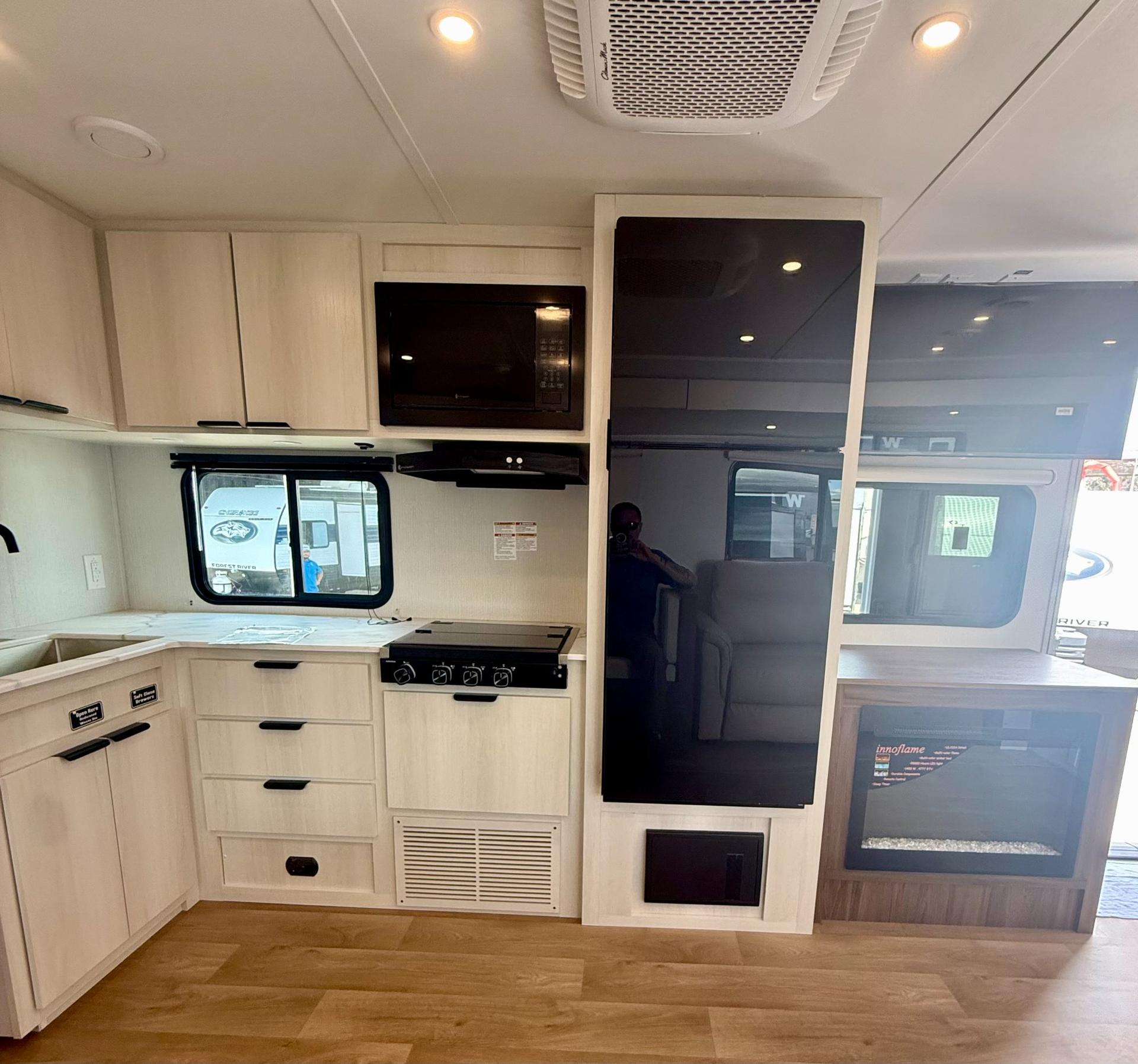 2026 Winnebago 2026 Winnebago Access - thumbnail 20