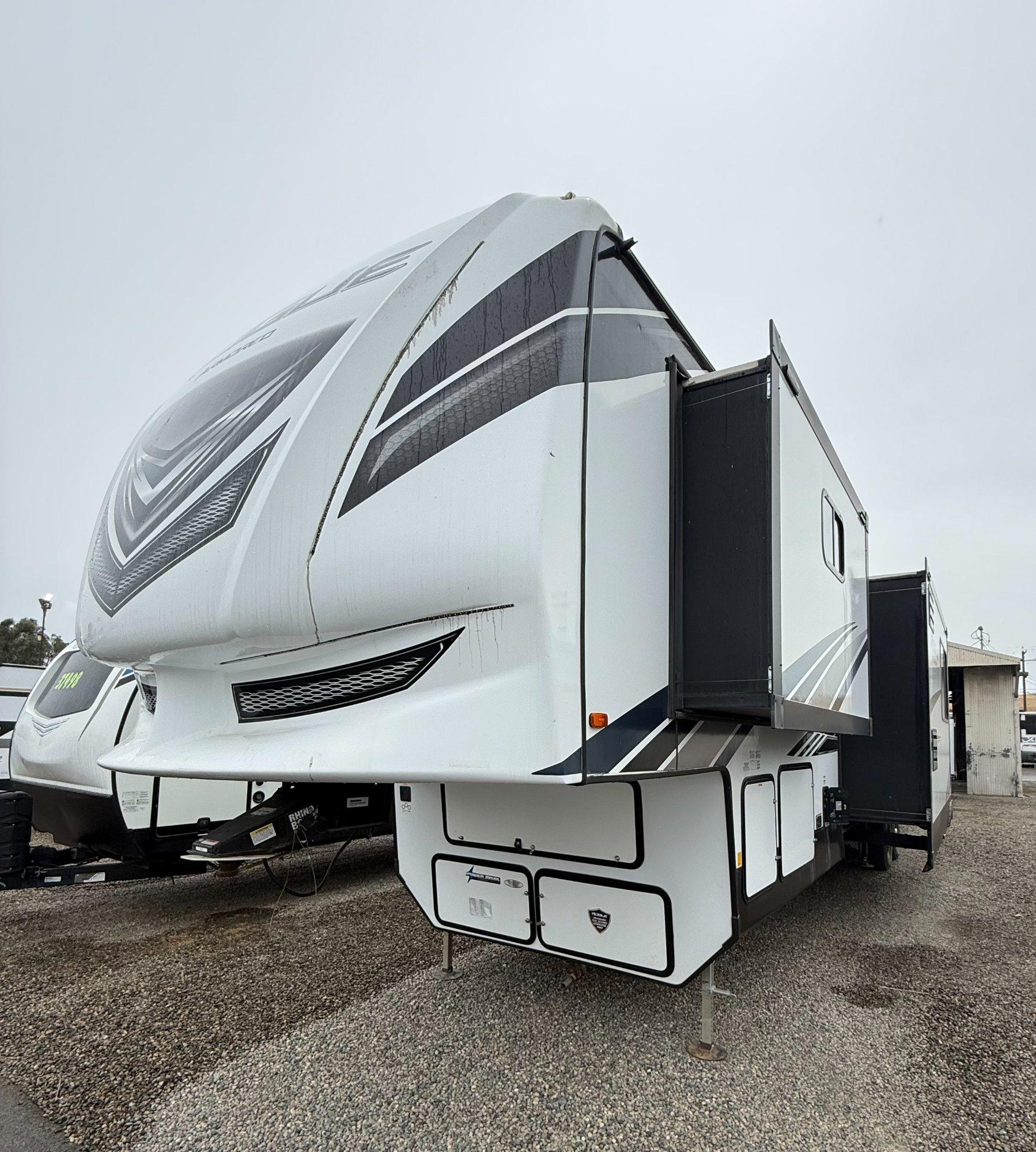 2021 Forest River RV 2021 Forest River RV Rogue Armor - thumbnail 3