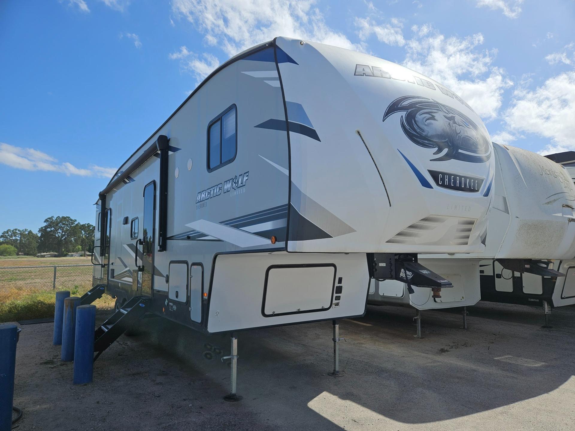 2022 Forest River RV Cherokee Arctic Wolf 321BH