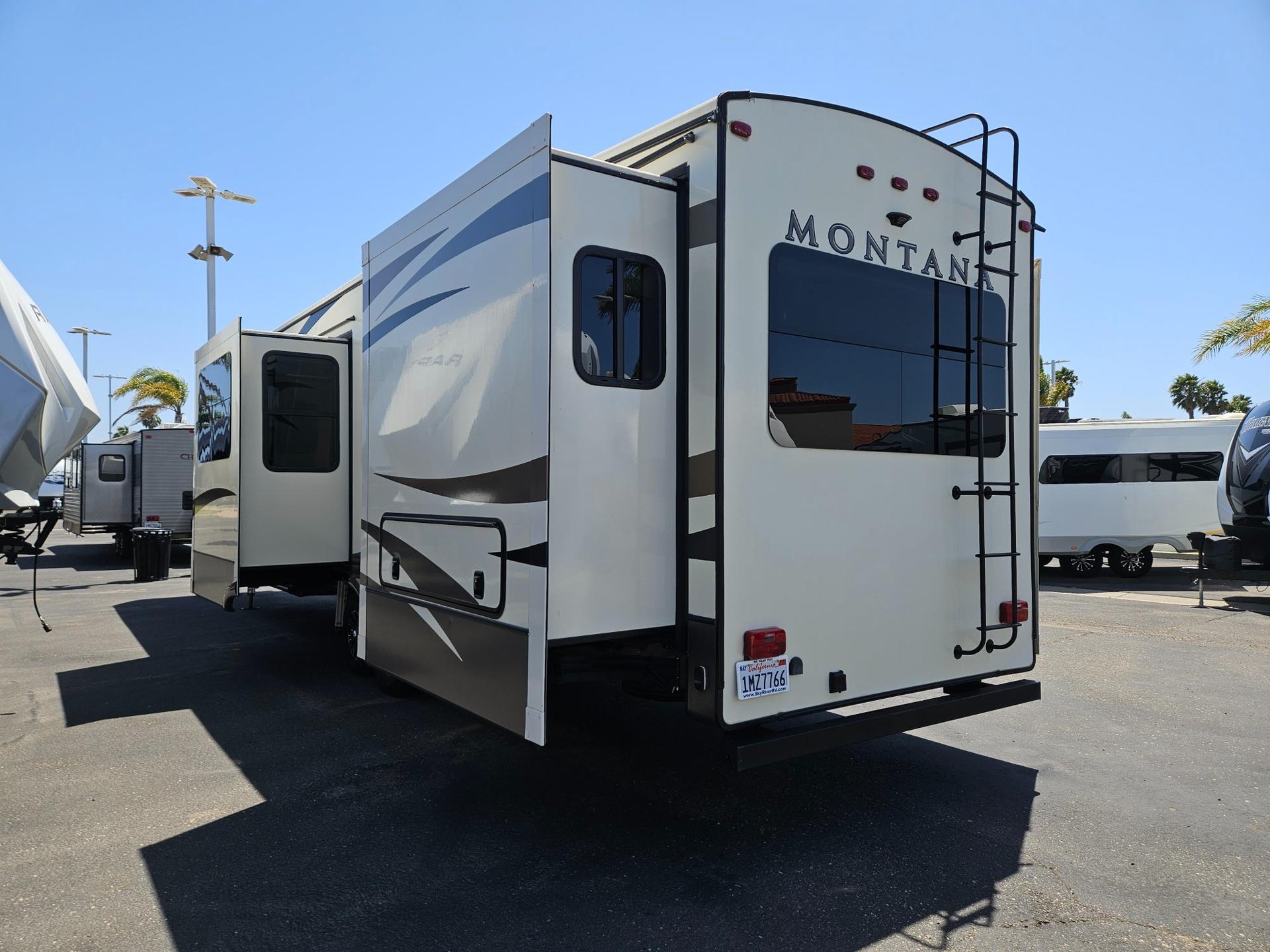 2018 Keystone RV 2018 Keystone RV Montana - thumbnail 3
