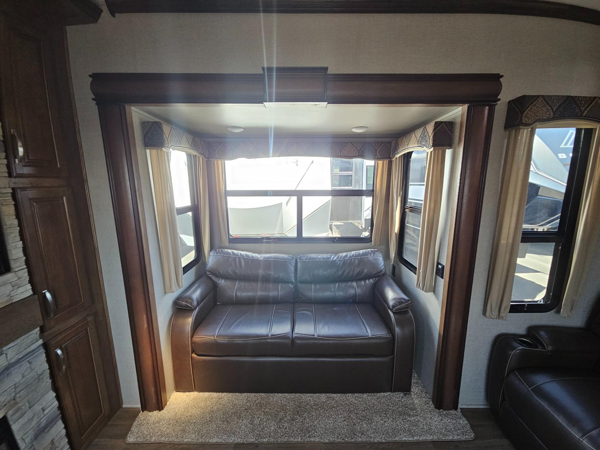 2018 Keystone RV 2018 Keystone RV Montana - thumbnail 12