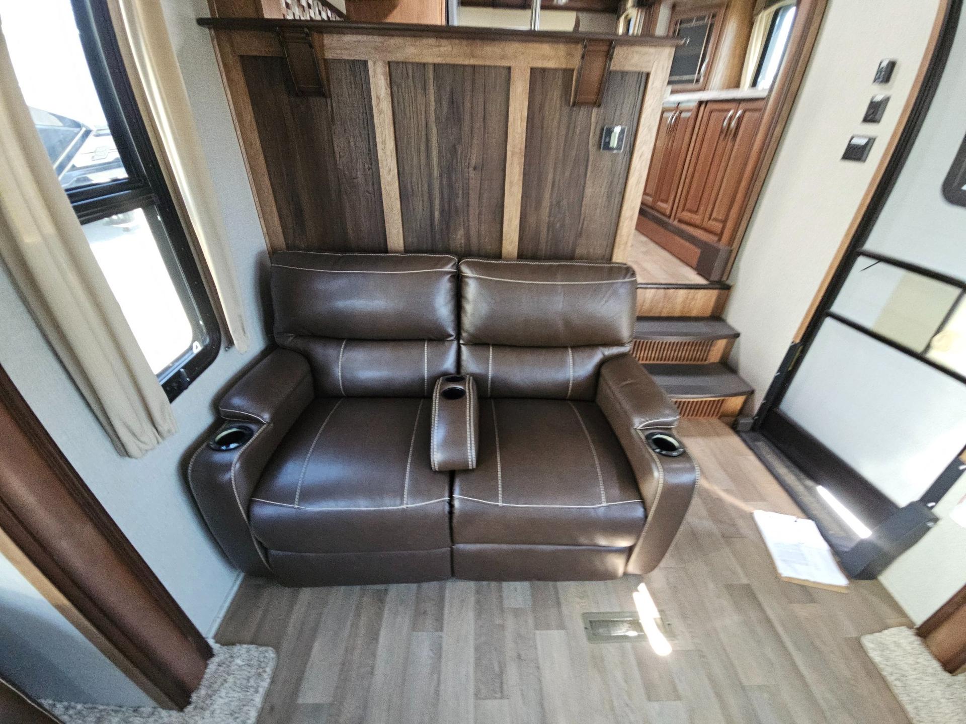 2018 Keystone RV 2018 Keystone RV Montana - thumbnail 14