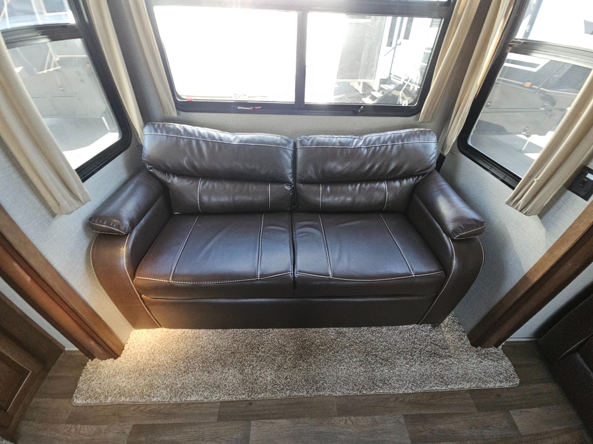 2018 Keystone RV 2018 Keystone RV Montana - thumbnail 15