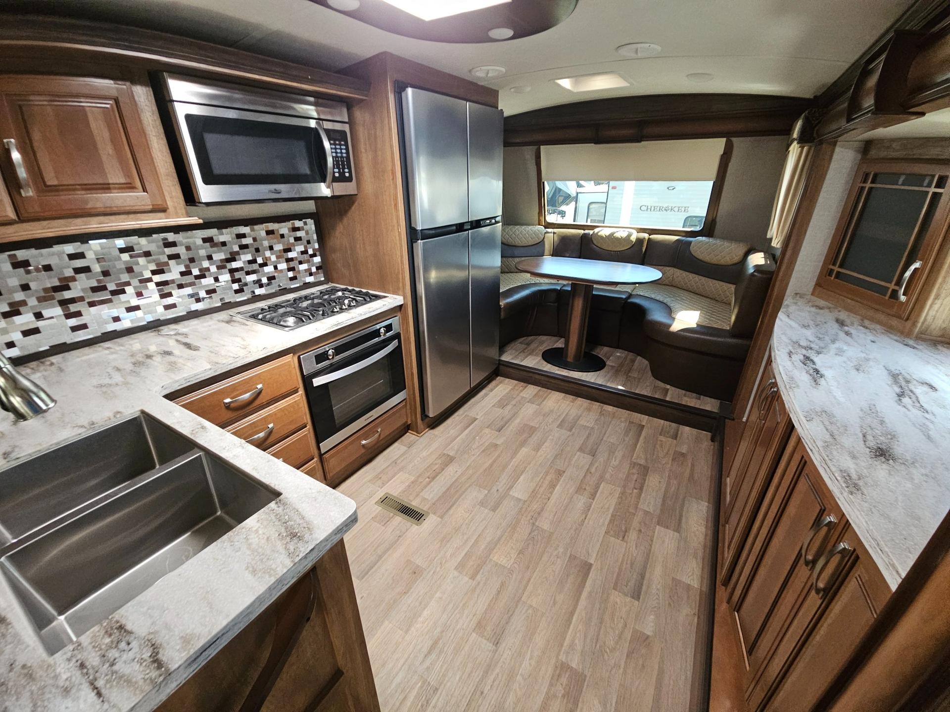 2018 Keystone RV 2018 Keystone RV Montana - thumbnail 16