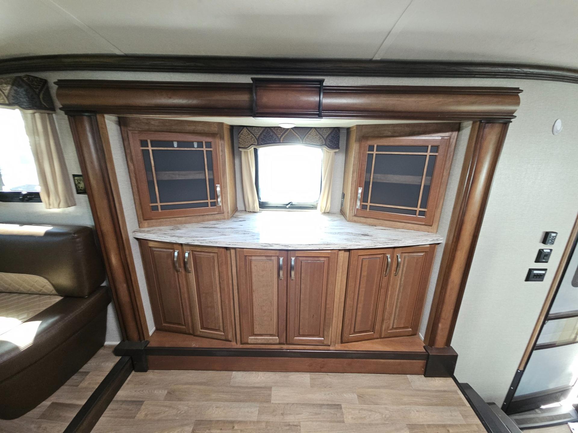 2018 Keystone RV 2018 Keystone RV Montana - thumbnail 17