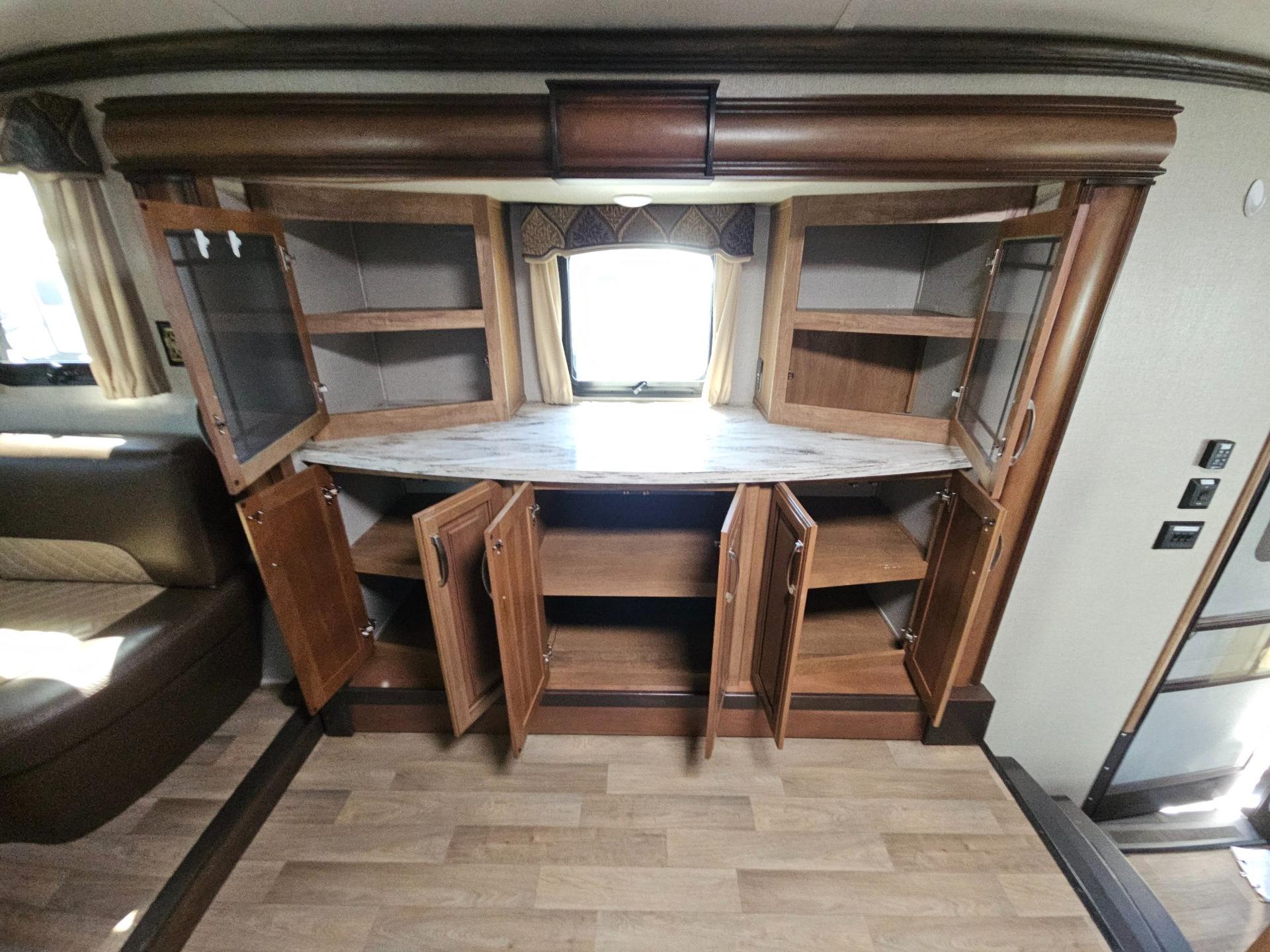 2018 Keystone RV 2018 Keystone RV Montana - thumbnail 18