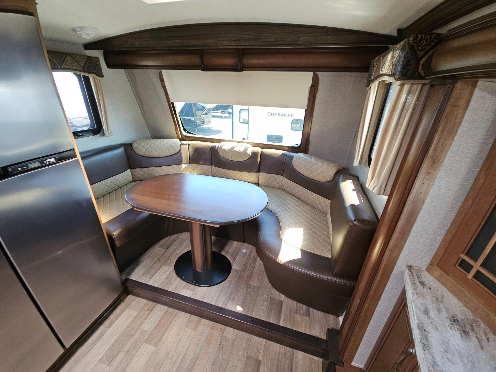 2018 Keystone RV 2018 Keystone RV Montana - thumbnail 19