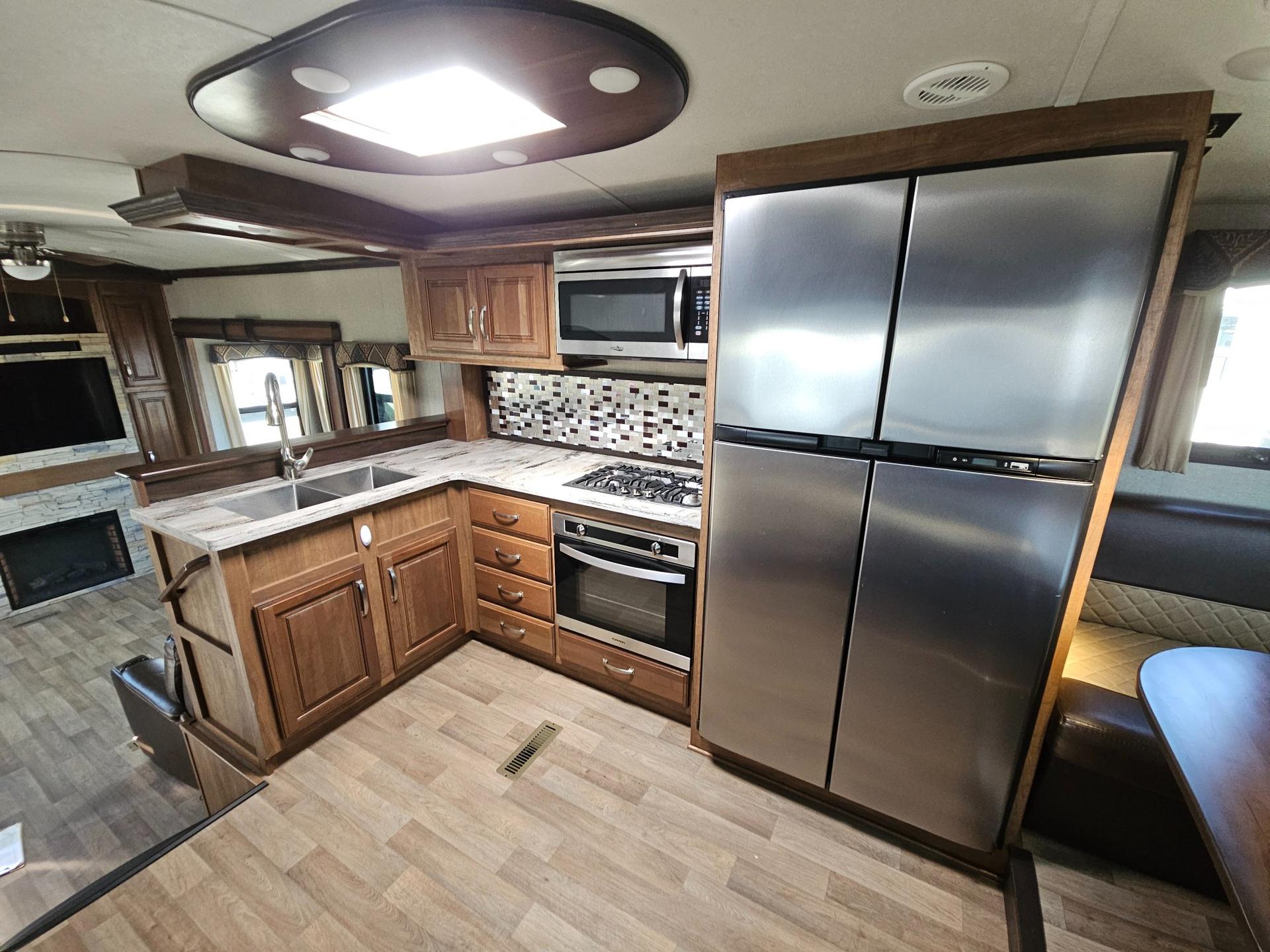 2018 Keystone RV 2018 Keystone RV Montana - thumbnail 20
