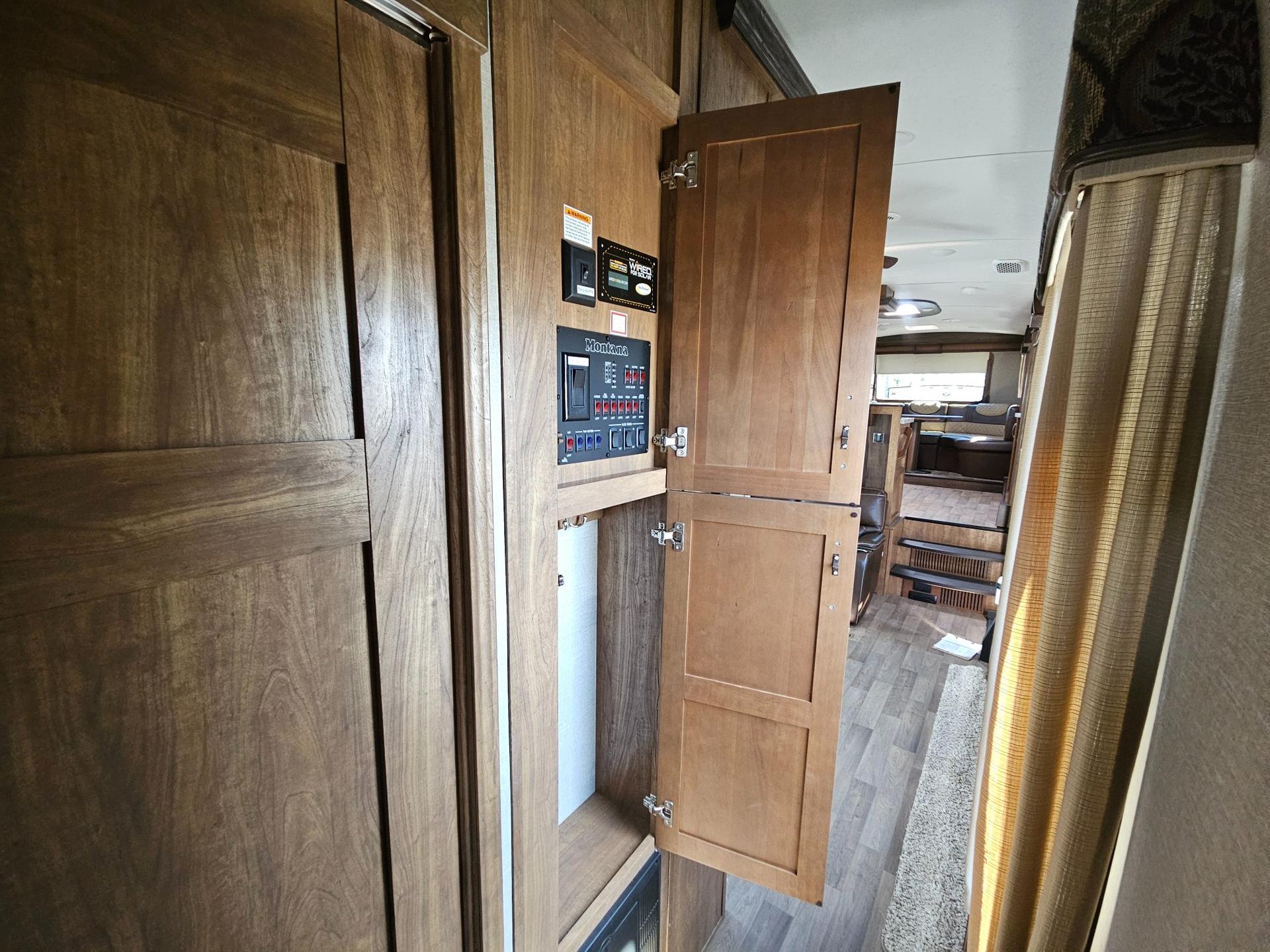 2018 Keystone RV 2018 Keystone RV Montana - thumbnail 29
