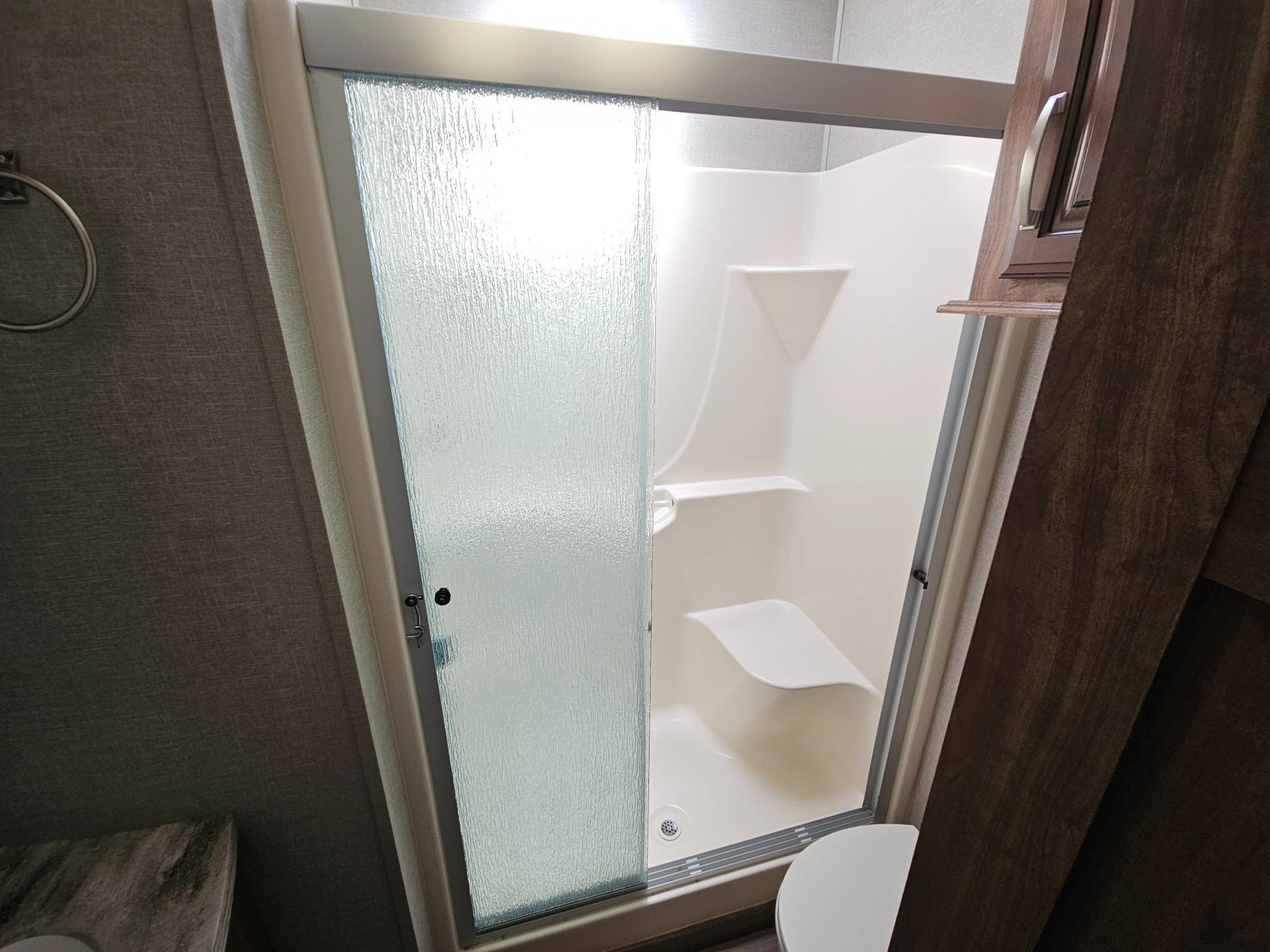 2018 Keystone RV 2018 Keystone RV Montana - thumbnail 32