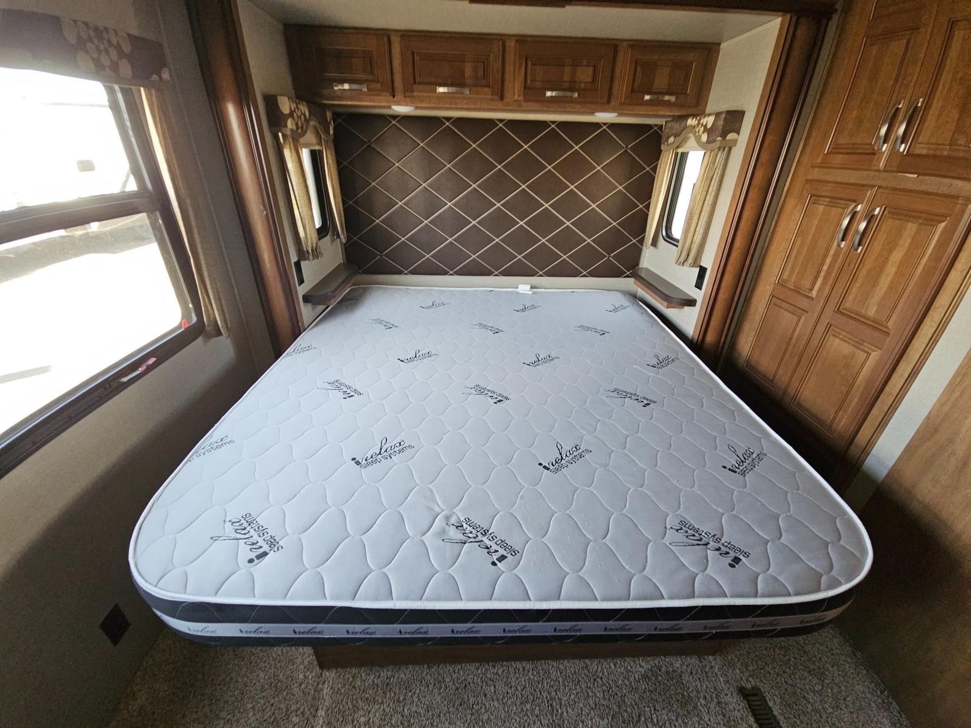 2018 Keystone RV 2018 Keystone RV Montana - thumbnail 38