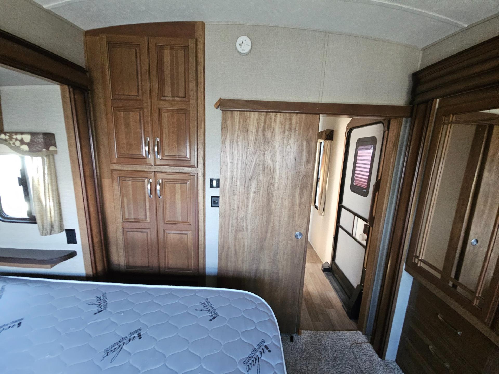 2018 Keystone RV 2018 Keystone RV Montana - thumbnail 41
