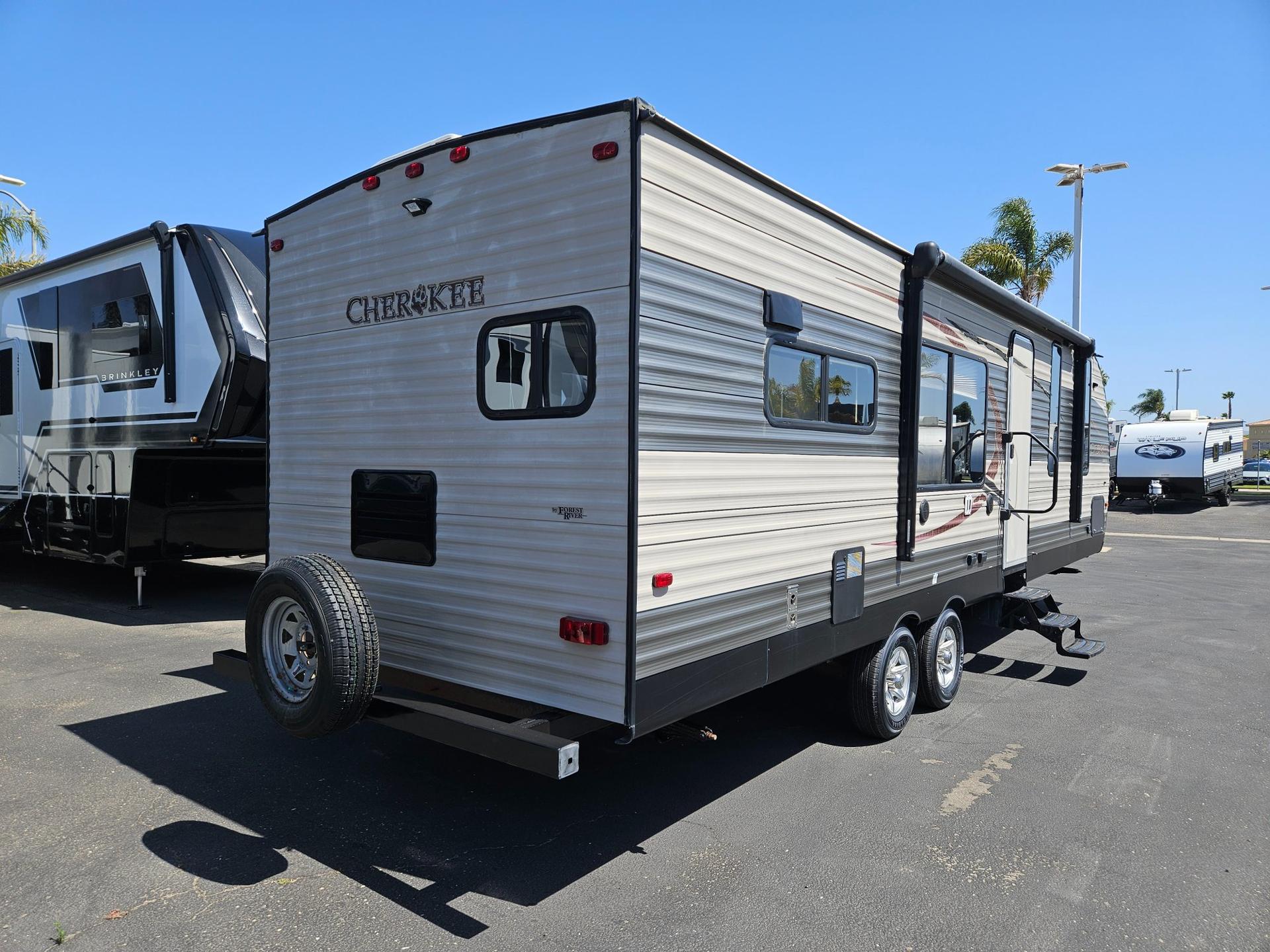 2017 Forest River RV 2017 Forest River RV Cherokee Limited - thumbnail 2