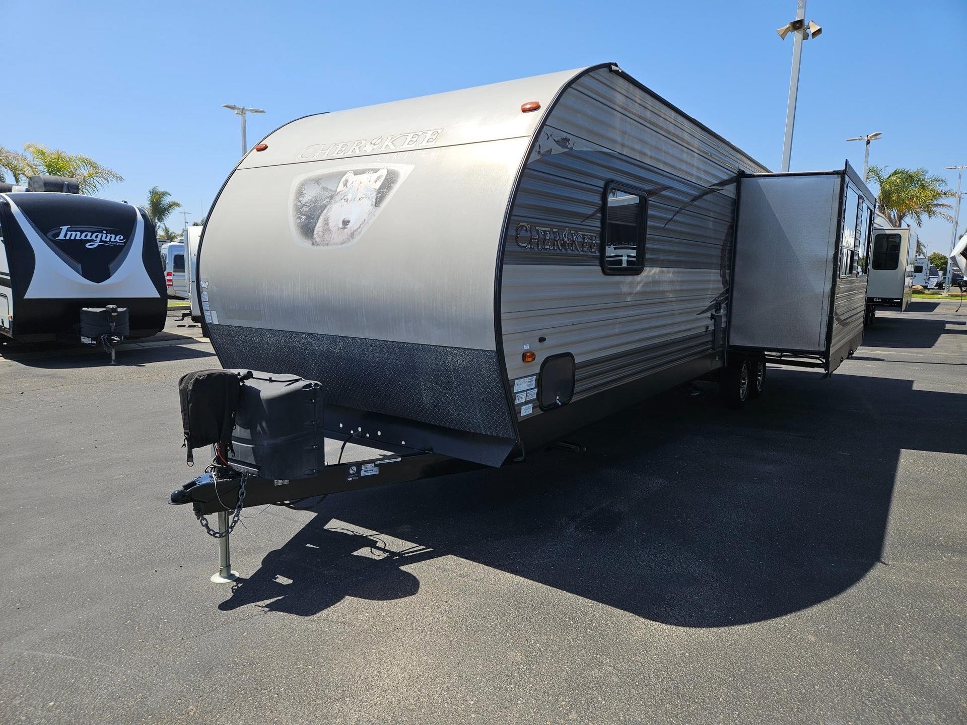 2017 Forest River RV 2017 Forest River RV Cherokee Limited - thumbnail 4