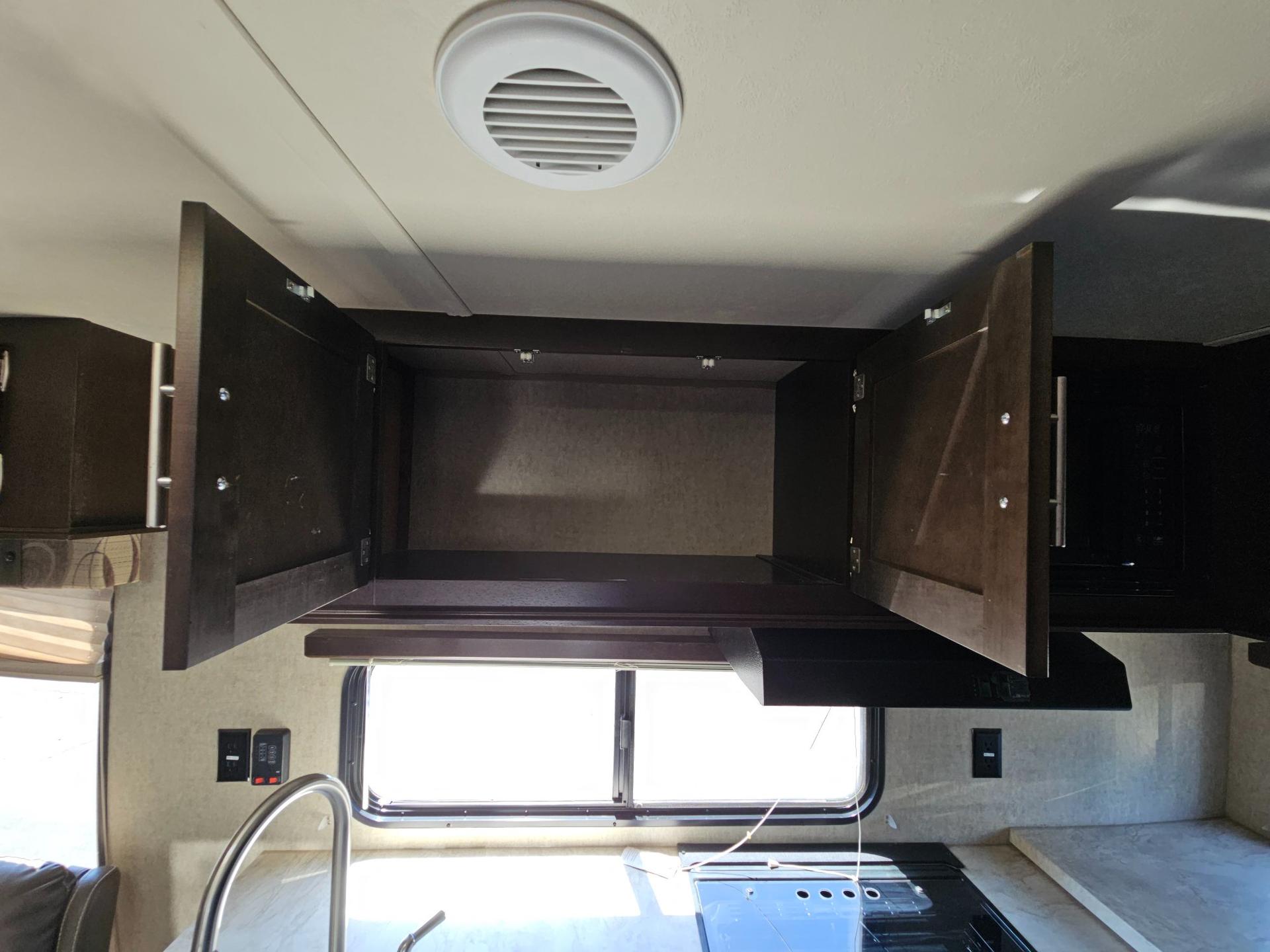 2017 Forest River RV 2017 Forest River RV Cherokee Limited - thumbnail 11