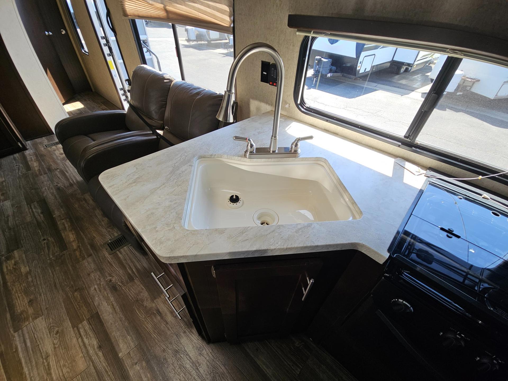 2017 Forest River RV 2017 Forest River RV Cherokee Limited - thumbnail 14