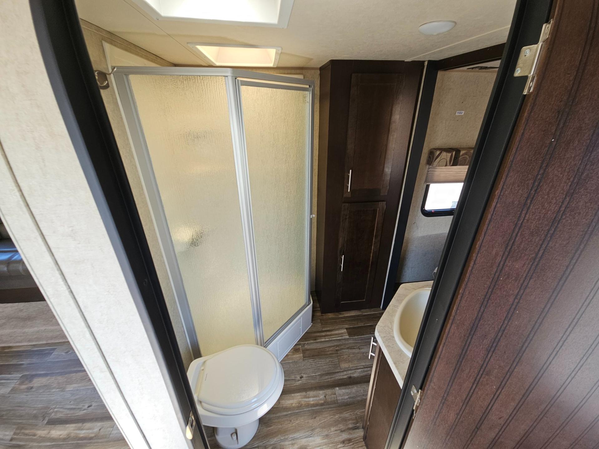 2017 Forest River RV 2017 Forest River RV Cherokee Limited - thumbnail 27