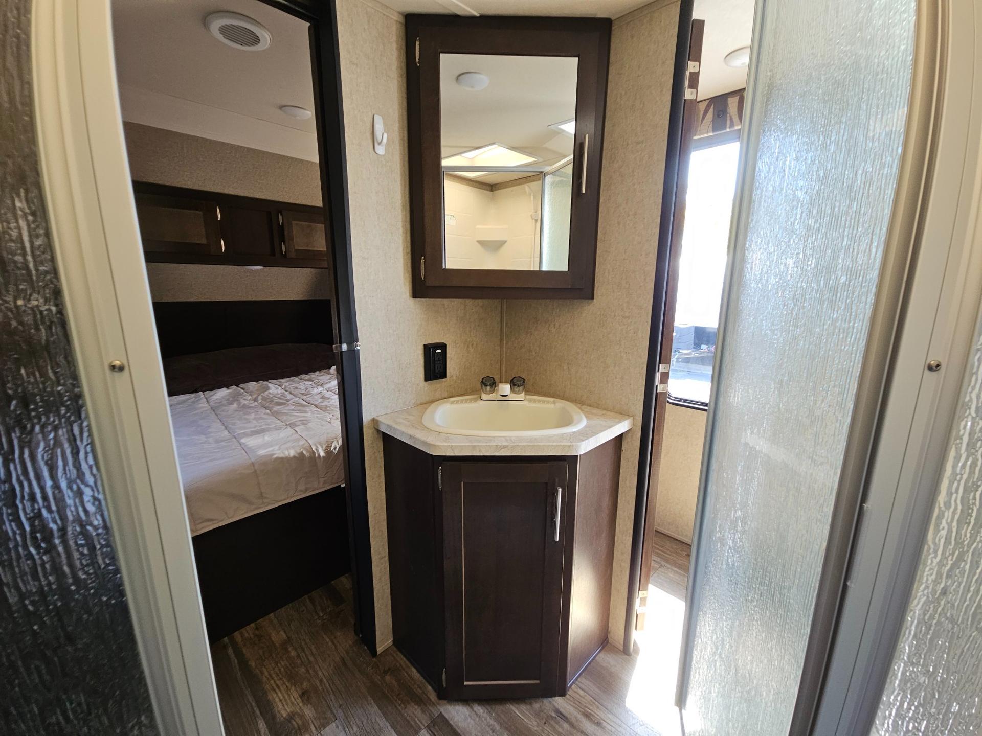 2017 Forest River RV 2017 Forest River RV Cherokee Limited - thumbnail 31