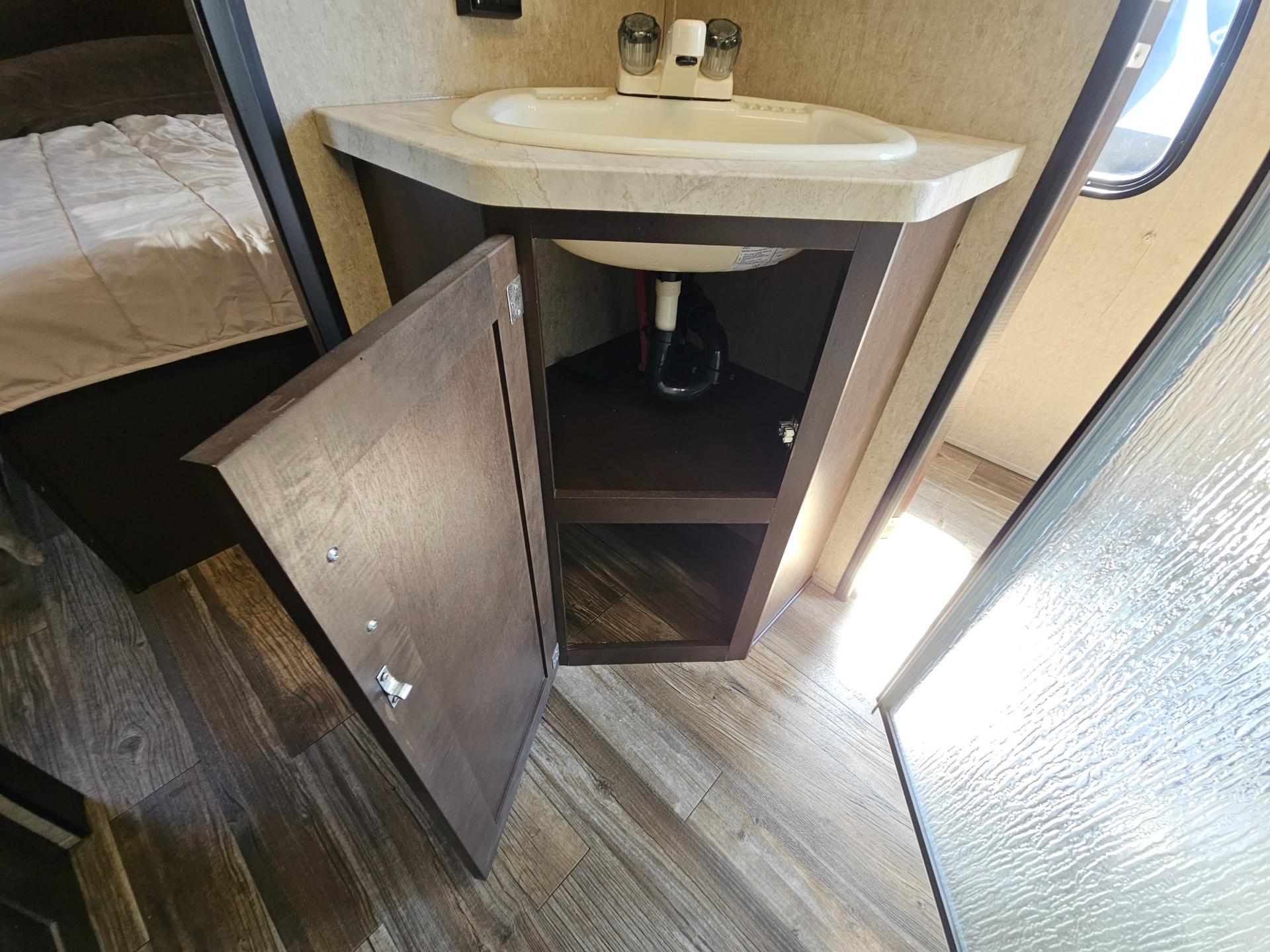 2017 Forest River RV 2017 Forest River RV Cherokee Limited - thumbnail 34