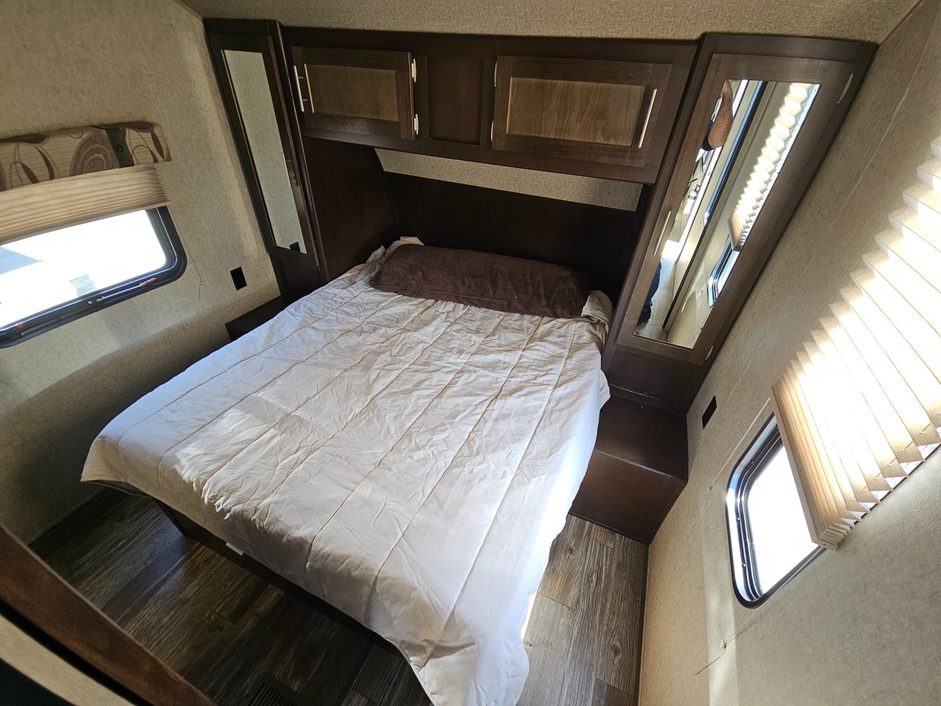 2017 Forest River RV 2017 Forest River RV Cherokee Limited - thumbnail 35