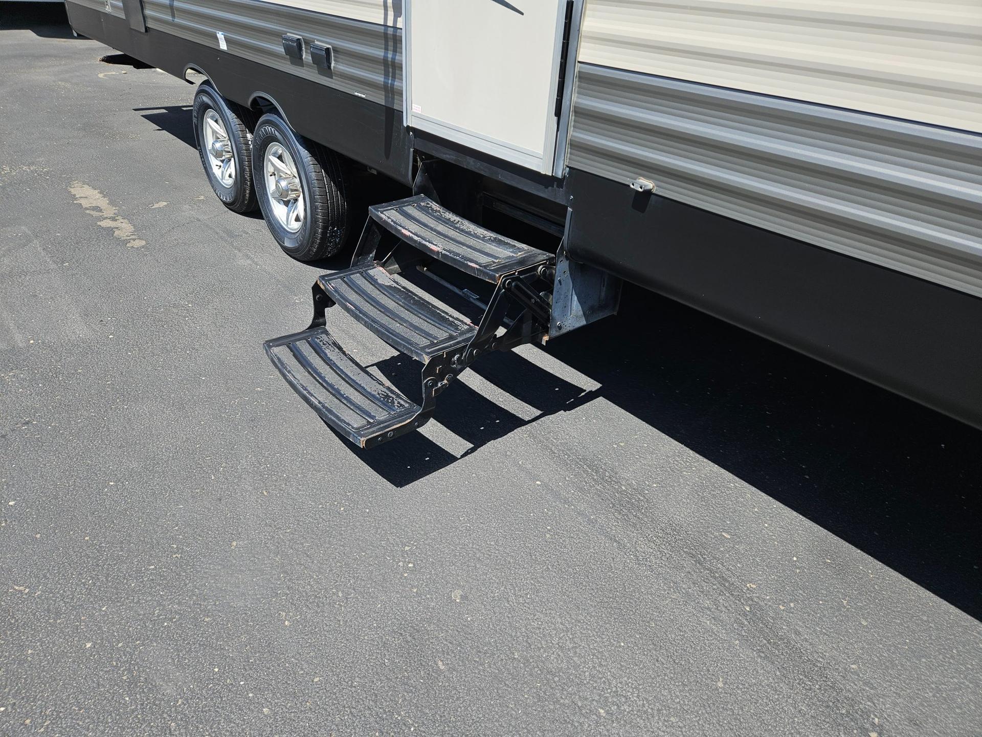 2017 Forest River RV 2017 Forest River RV Cherokee Limited - thumbnail 43